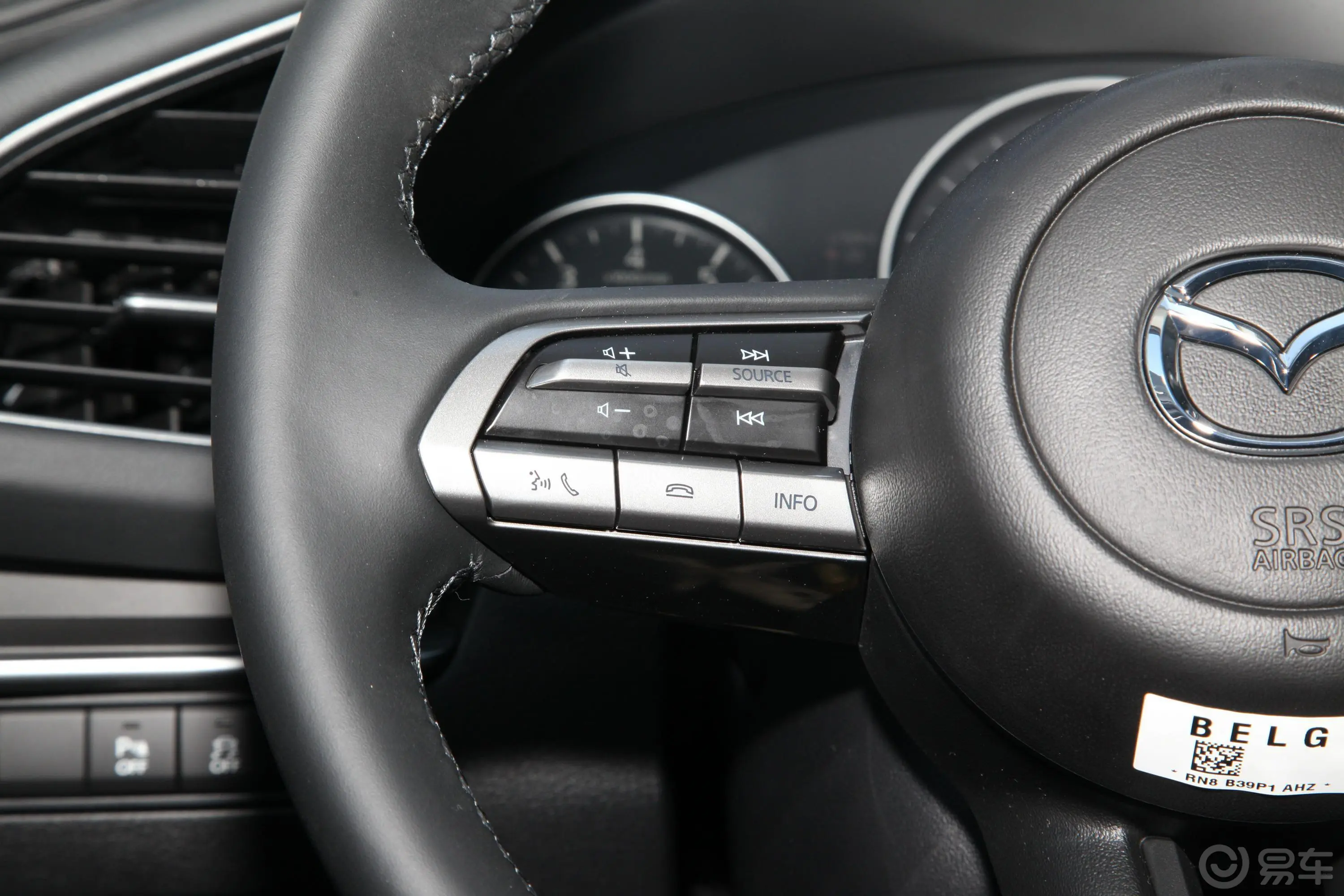 马自达3 昂克赛拉1.5L 自动质型版左侧方向盘功能按键