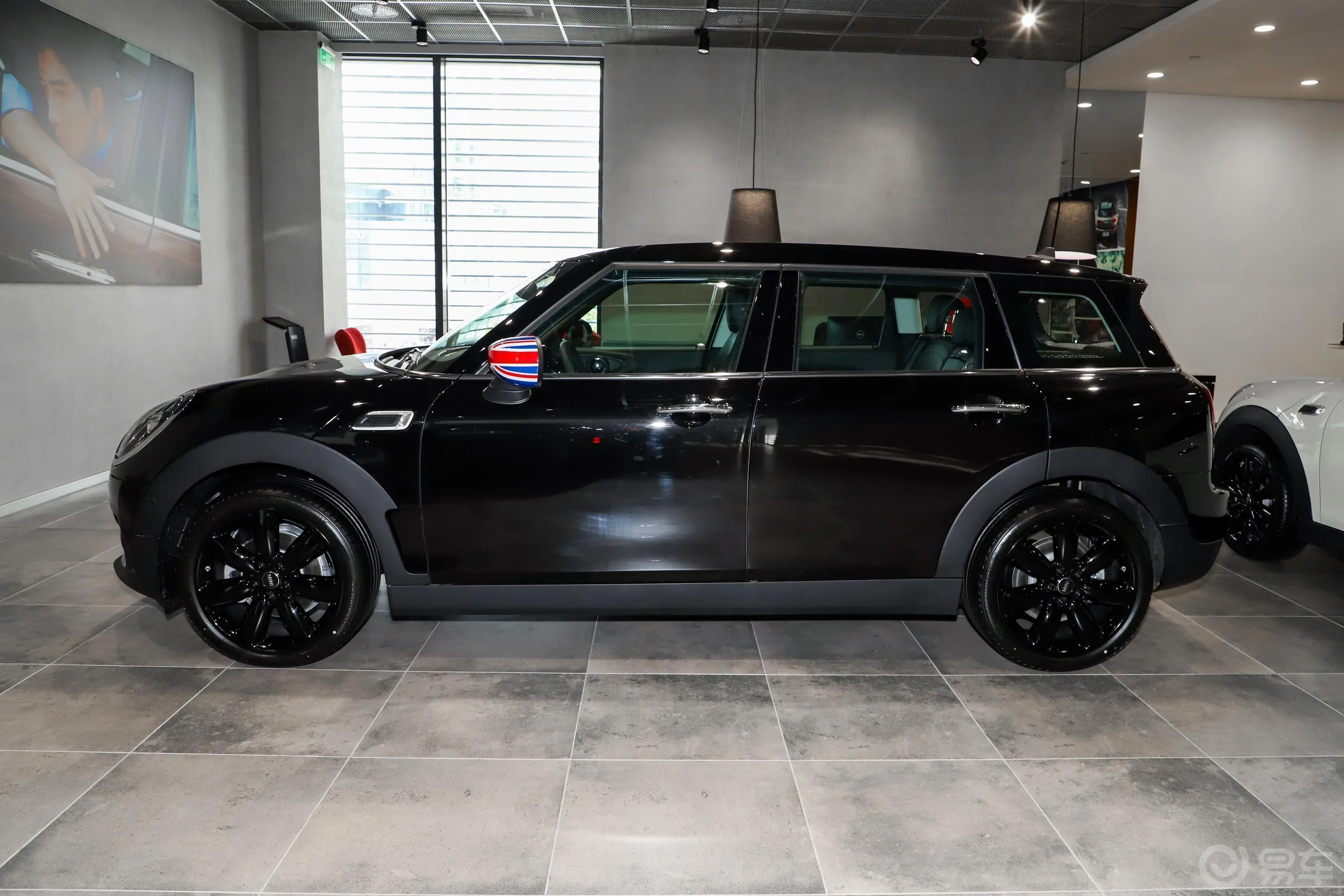 MINI CLUBMAN1.5T COOPER正侧车头向左水平