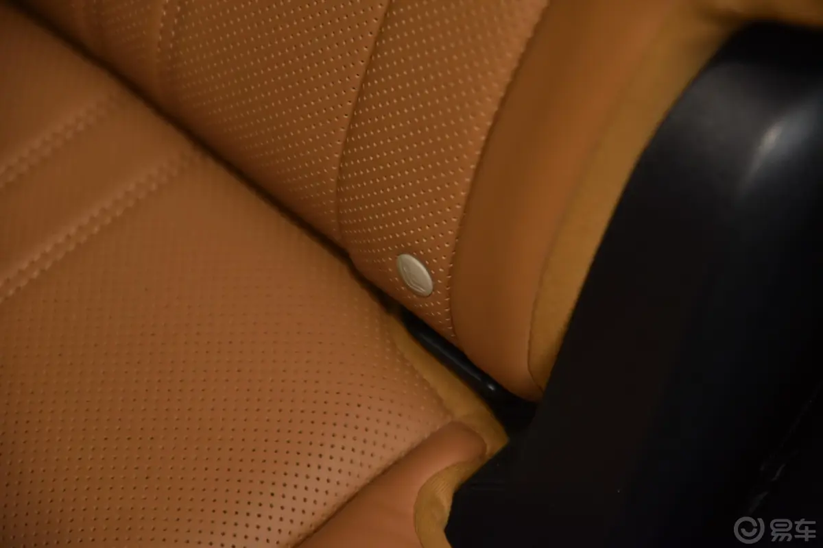 雷克萨斯RX改款 450hL 尊贵版 6座儿童座椅接口