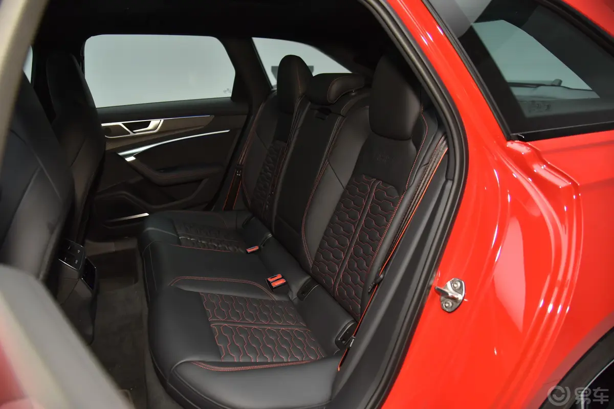 奥迪RS 6RS 6 4.0T Avant后排座椅