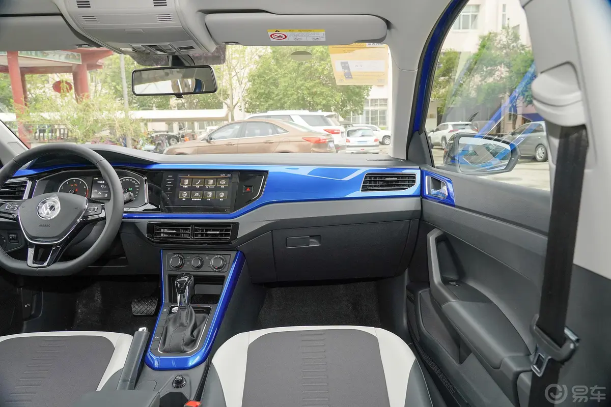 PoloPlus 1.5L 自动潮酷智尊版副驾驶位区域
