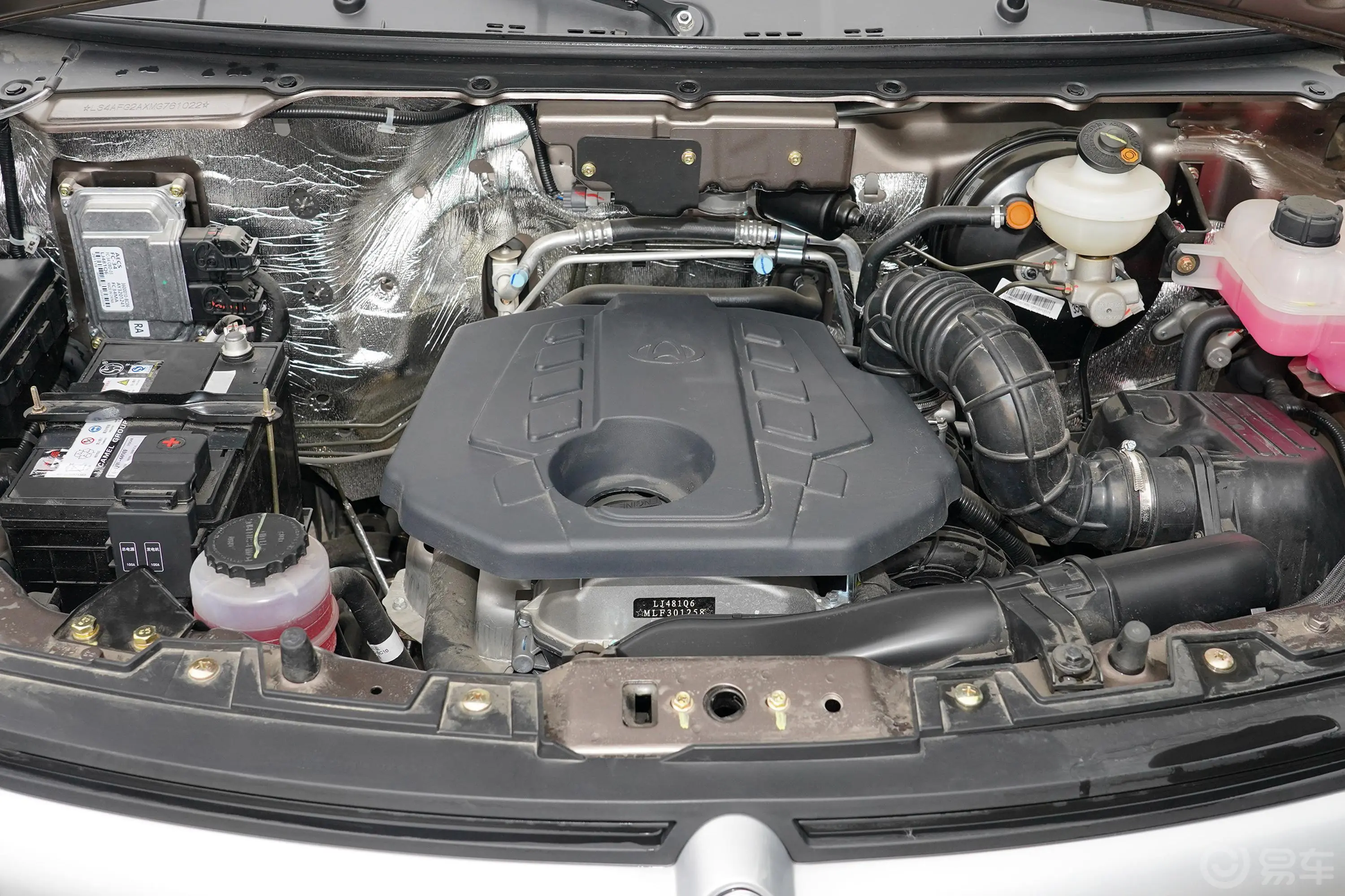 睿行M902.0L 手动 标准型 平顶 6座 国VI外观