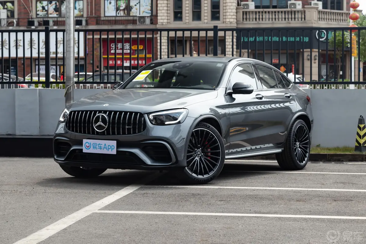 奔驰GLC轿跑 AMGAMG GLC 63 S 4MATIC+ 轿跑SUV侧前45度车头向左水平