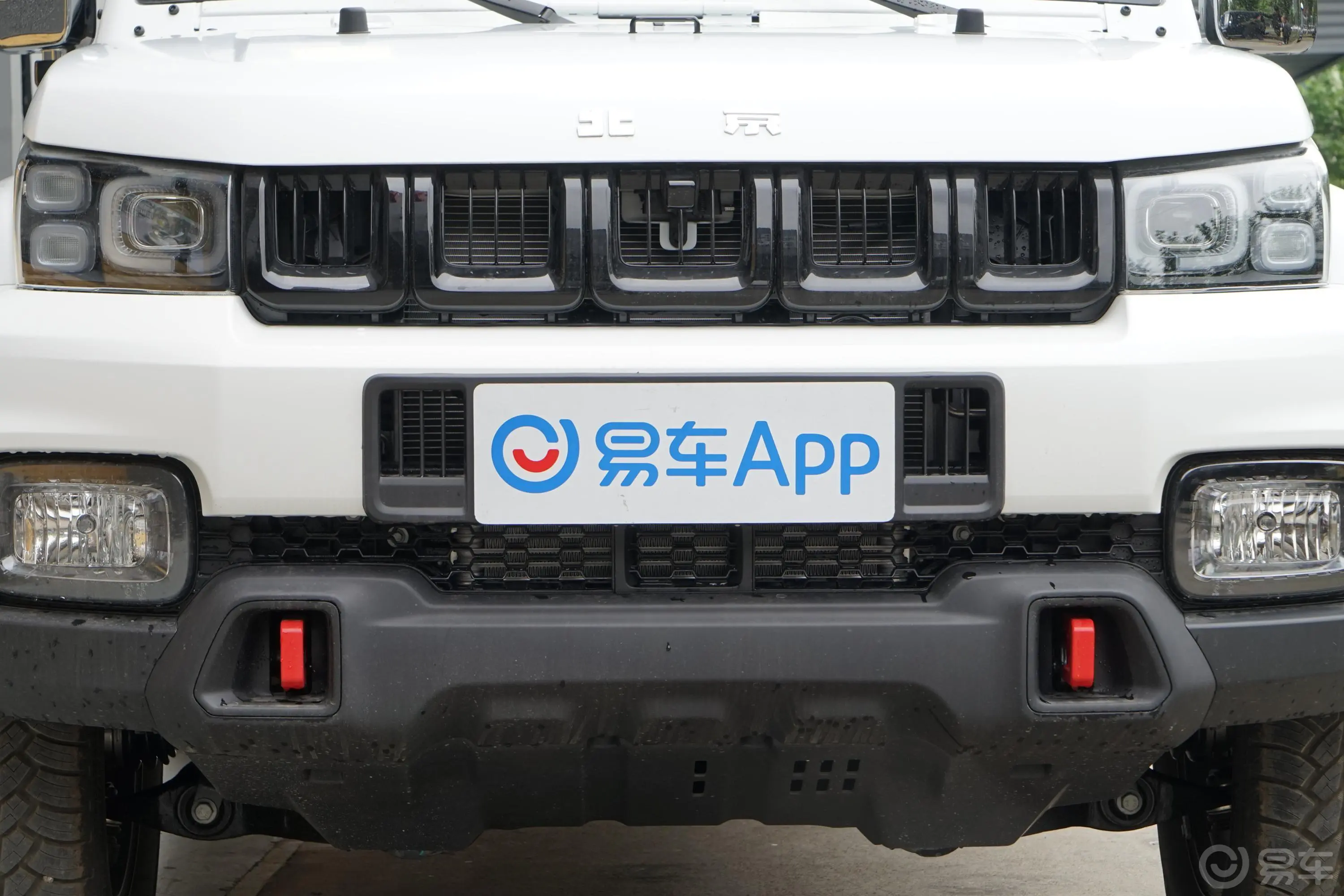 北京越野BJ40刀锋英雄版 2.0T 自动四驱先锋版 柴油外观