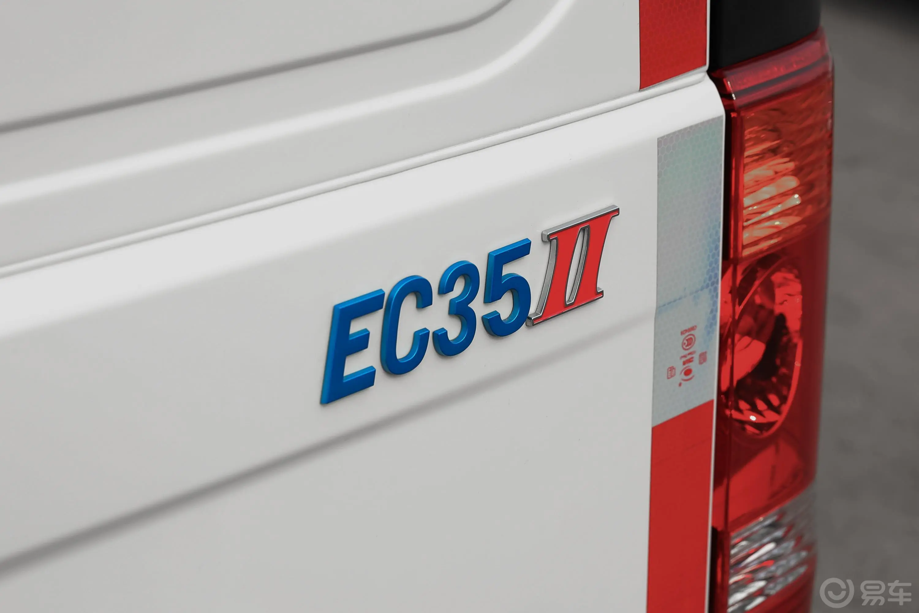 瑞驰新能源EC35EC35 II标准型40.3kWh外观