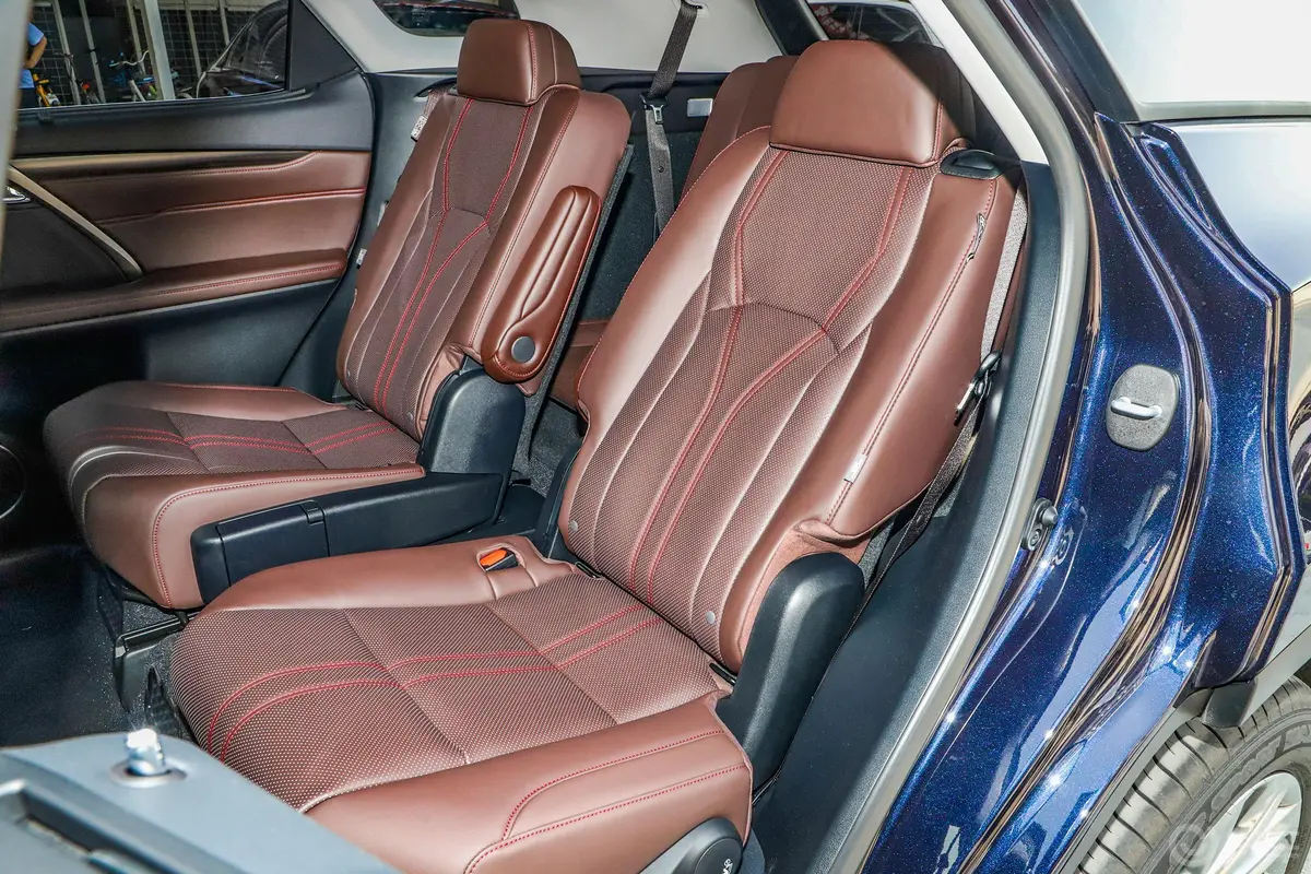 雷克萨斯RX改款 450hL 豪华版 6座后排座椅