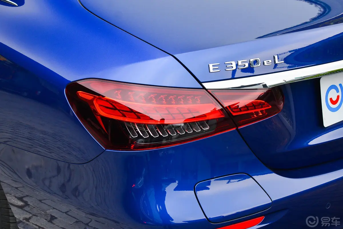 奔驰E级 插电混动E 350 e L 插电式混合动力轿车外观