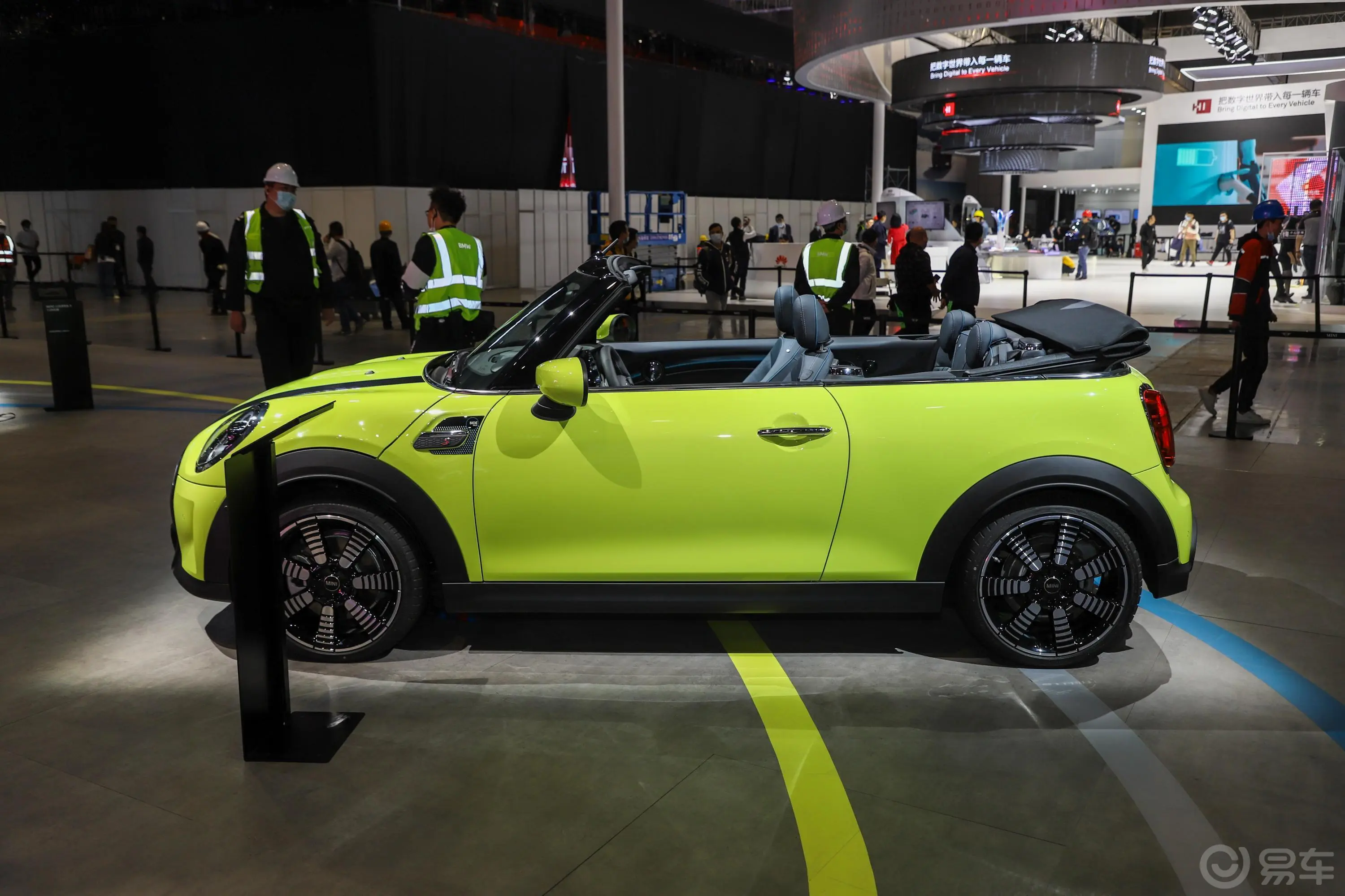 MINI CABRIO2.0T COOPER S CABRIO Sidewalk外观