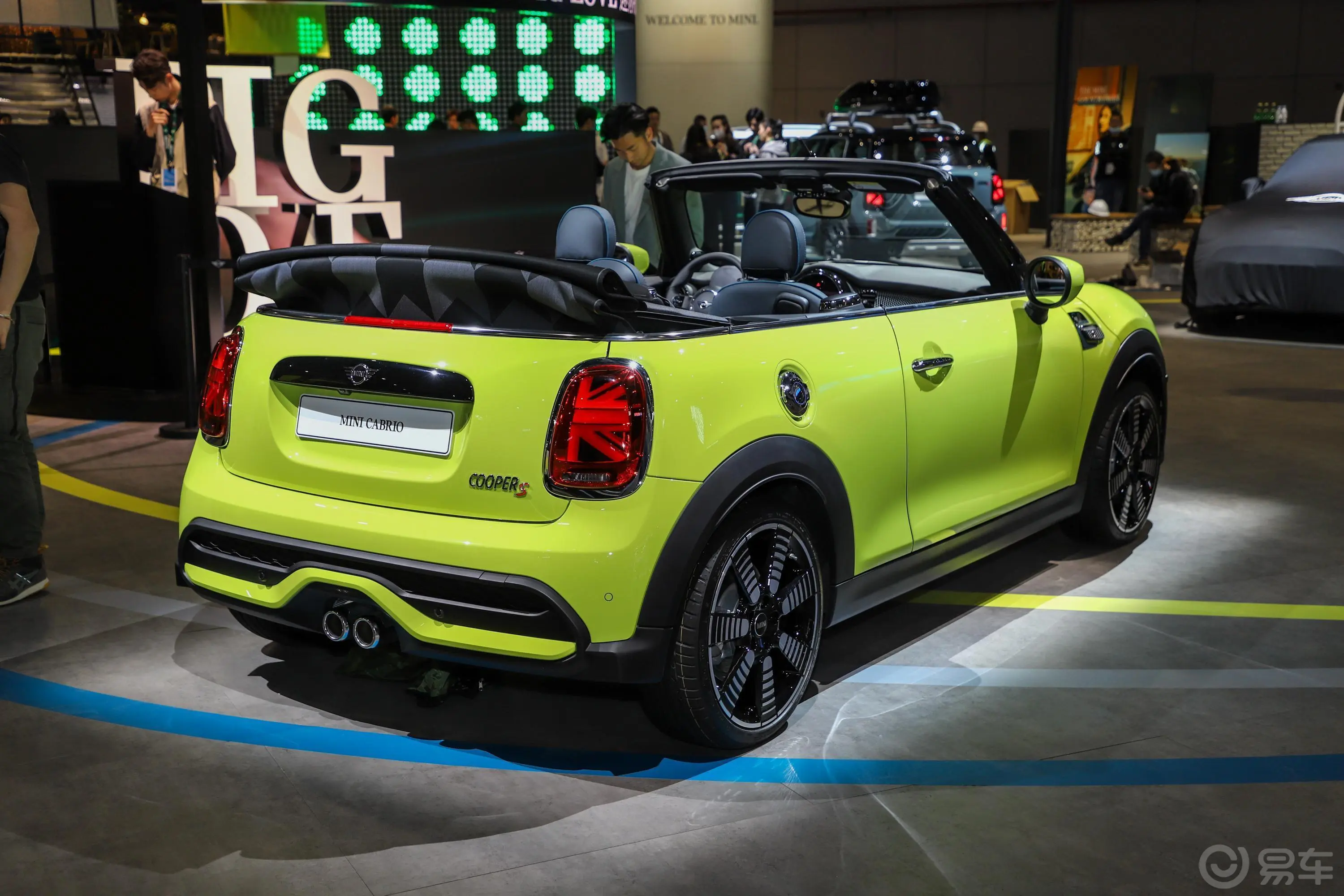 MINI CABRIO2.0T COOPER S CABRIO Sidewalk外观