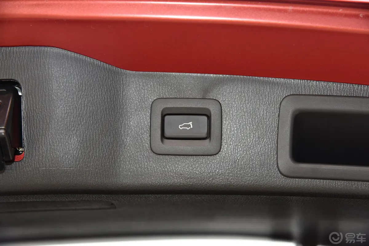 马自达CX-52.0L 手自一体 两驱 智尊型电动尾门按键（手动扶手）
