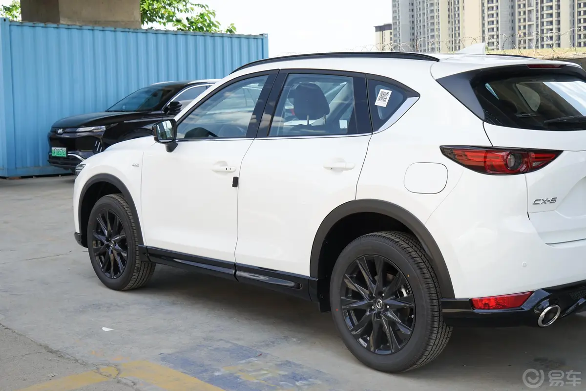 马自达CX-52.5L 手自一体 两驱 黑骑士版外观