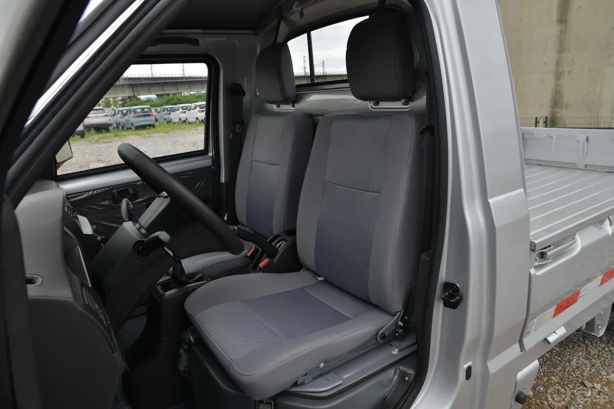 五菱荣光小卡1.5L 单排基本型 2座驾驶员座椅