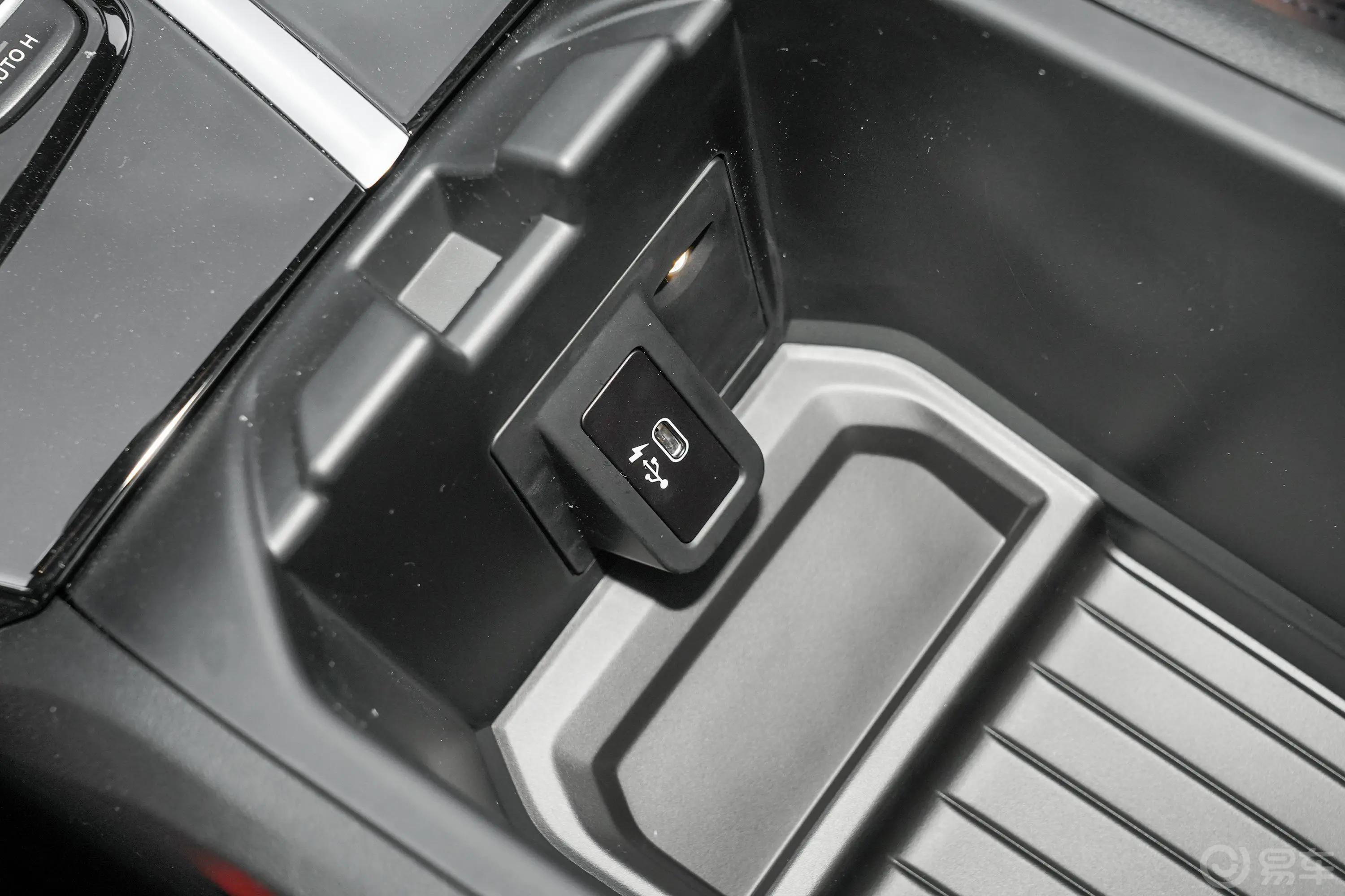 宝马X3改款 xDrive 30i 领先型 M运动套装内饰