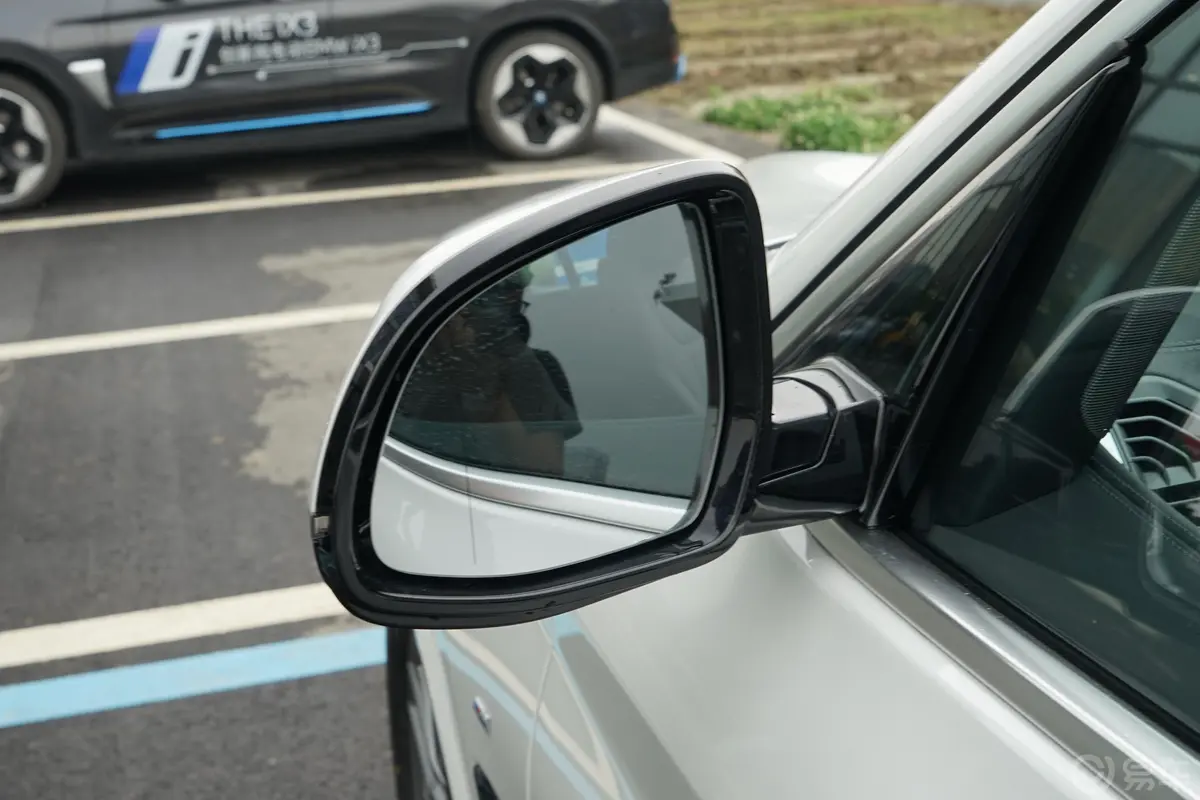 宝马X3改款 xDrive 28i M运动套装后视镜镜面