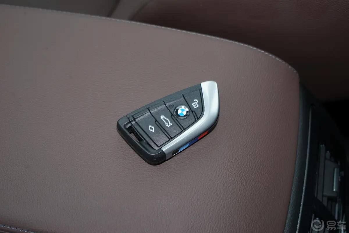 宝马X3改款 xDrive 28i M运动套装钥匙正面