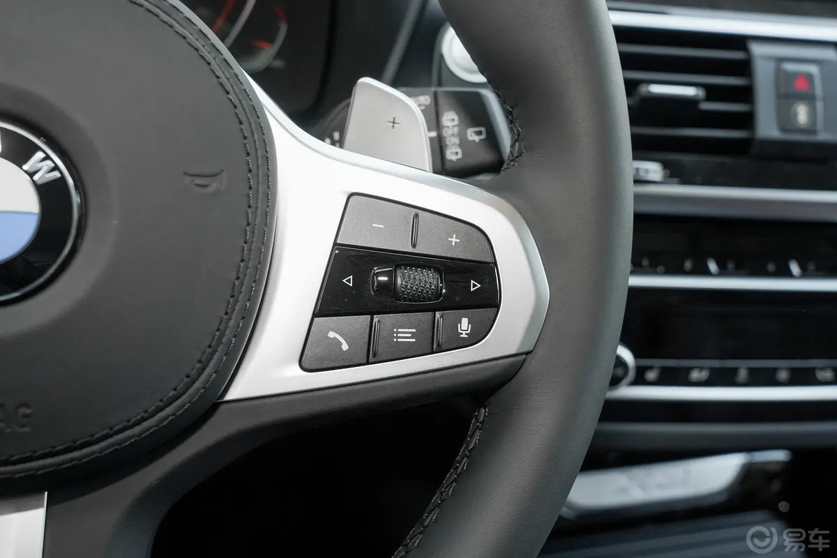 宝马X3改款 xDrive 30i 领先型 M运动套装右侧方向盘功能按键