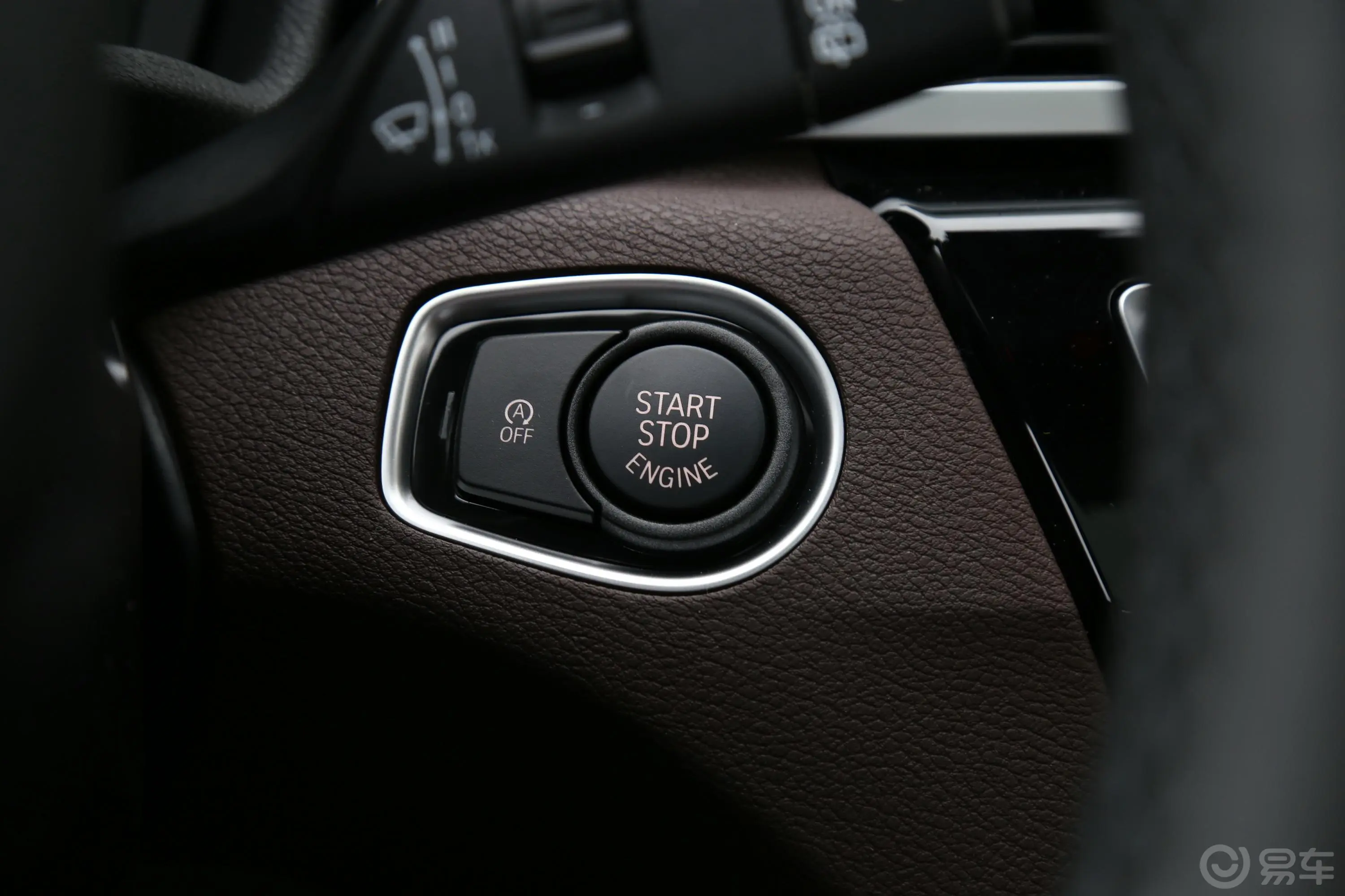 宝马X1改款 sDrive25Li 领先型钥匙孔或一键启动按键