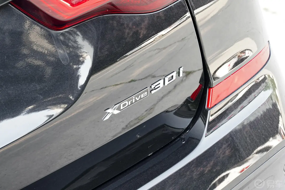 宝马X3改款 xDrive 30i 领先型 M运动套装外观
