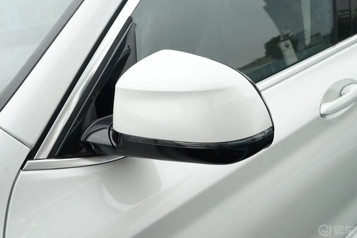 宝马X3改款 xDrive 28i M运动套装主驾驶后视镜背面