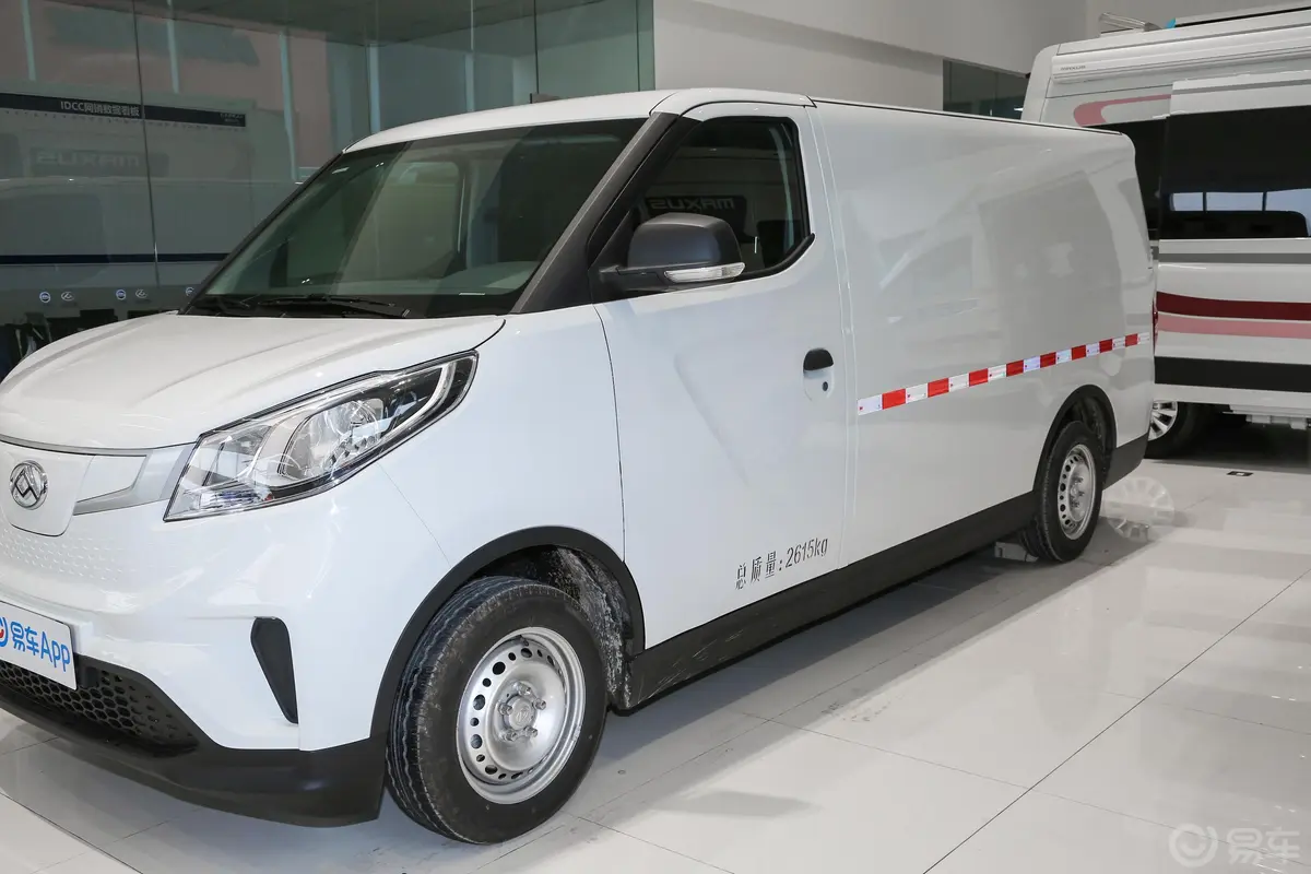 大通EV30303km 长轴标准版外观