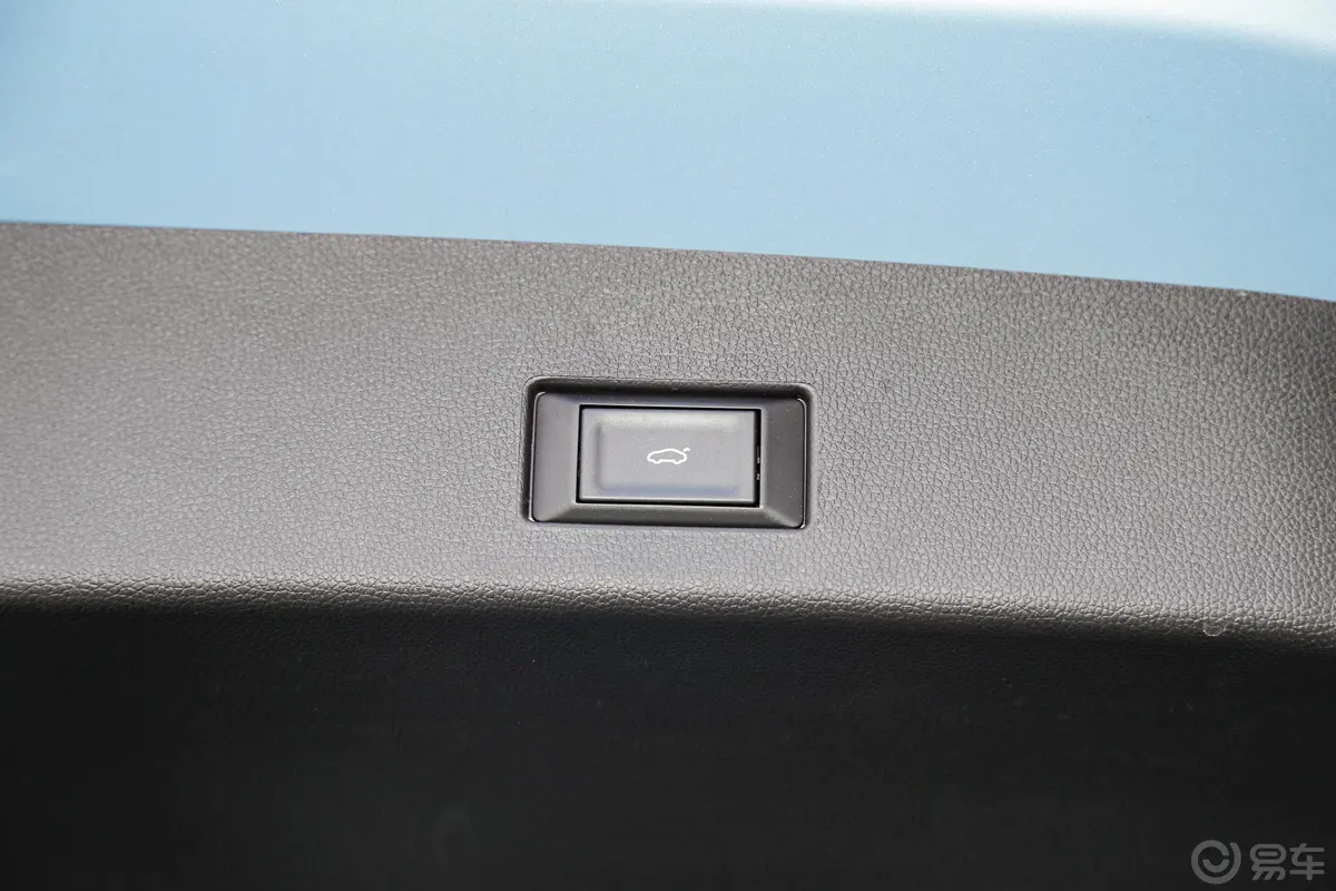 小鹏G3520i 智享版电动尾门按键（手动扶手）