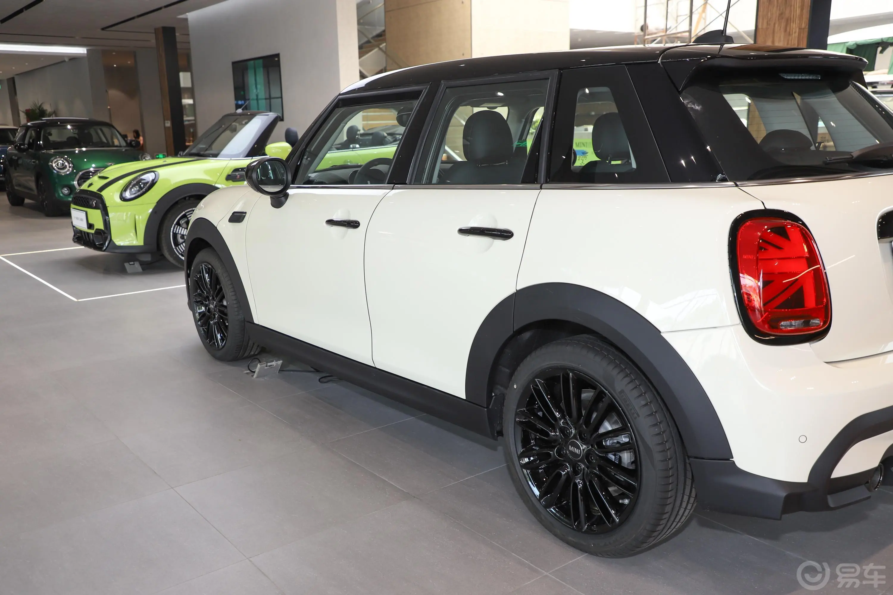 MINI1.5T COOPER 艺术家 五门版外观