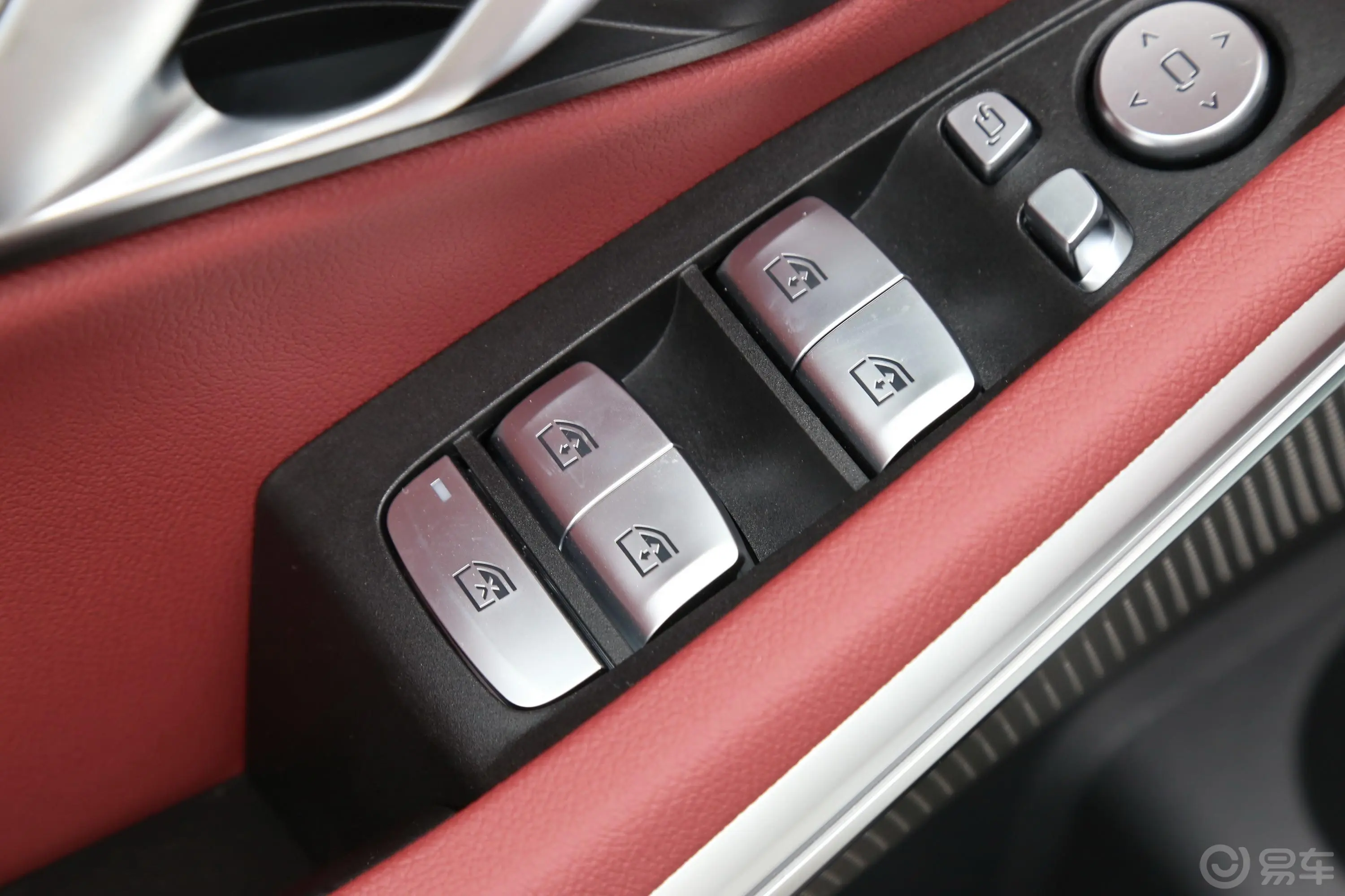宝马3系改款2 325Li xDrive M运动套装车窗调节整体