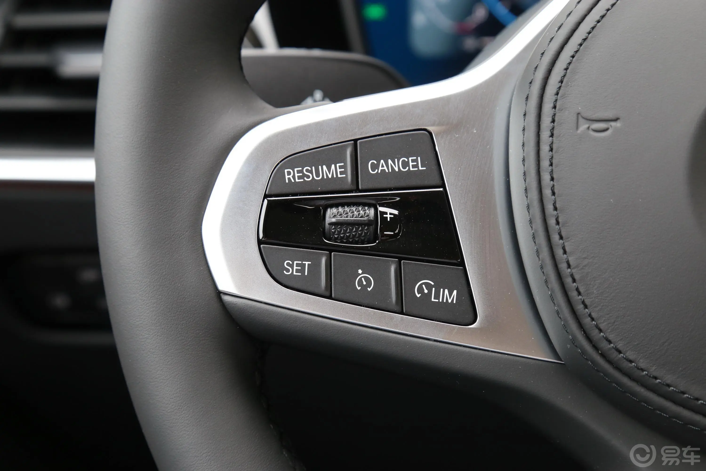 宝马3系改款2 325Li xDrive M运动套装左侧方向盘功能按键
