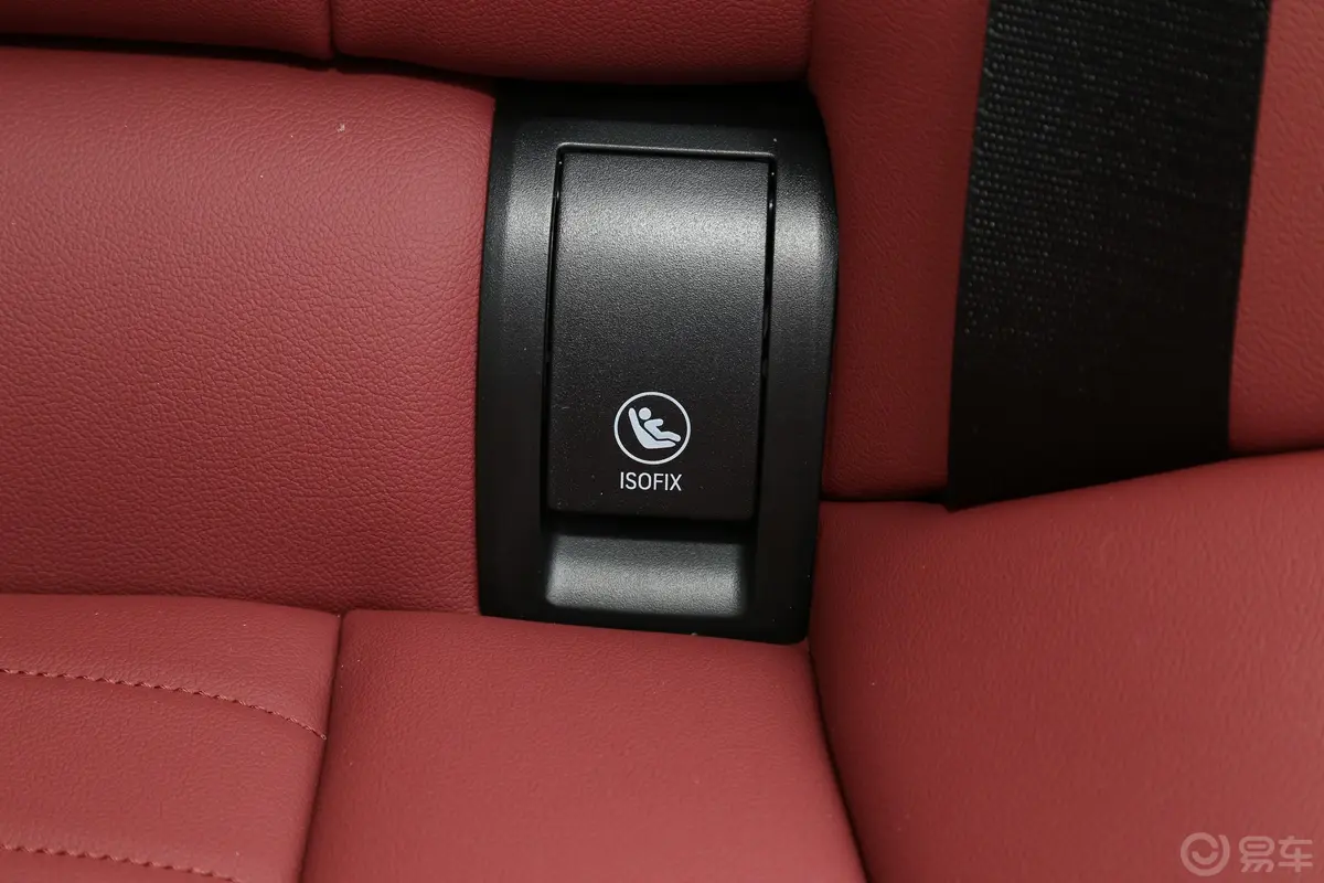 宝马3系改款2 325Li xDrive M运动套装儿童座椅接口