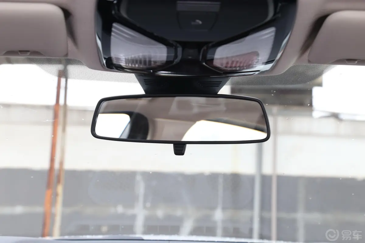 宝马3系改款2 325Li xDrive M运动套装内后视镜