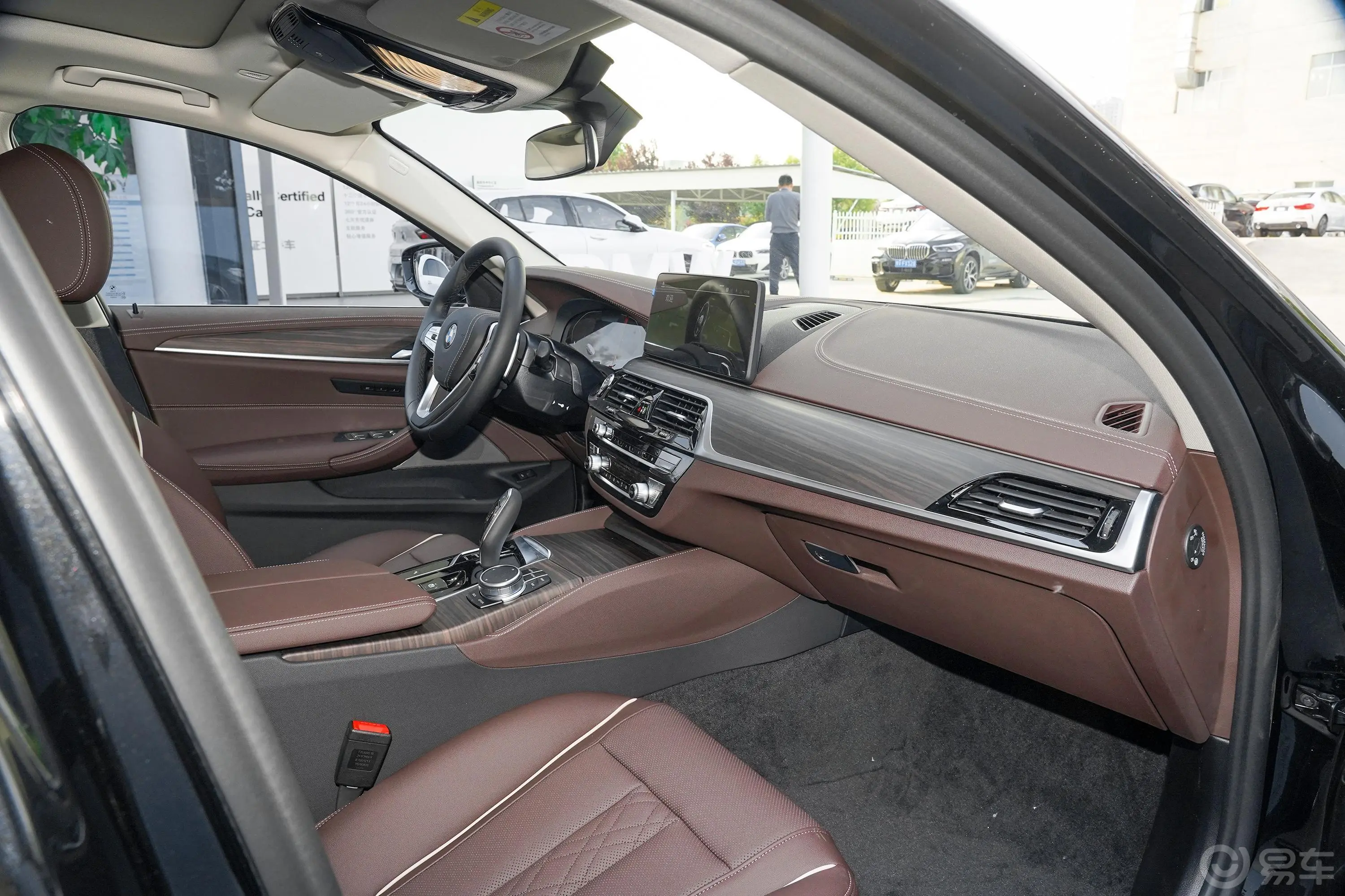 宝马5系改款 530Li 领先型 豪华套装内饰全景副驾驶员方向