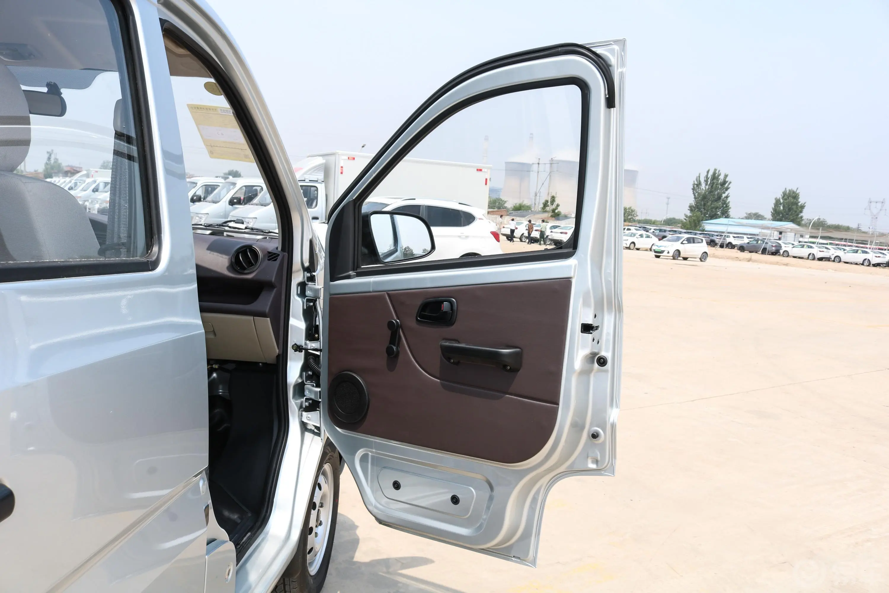 长安星卡1.5L 长轴版 双排 基本型副驾驶员车门