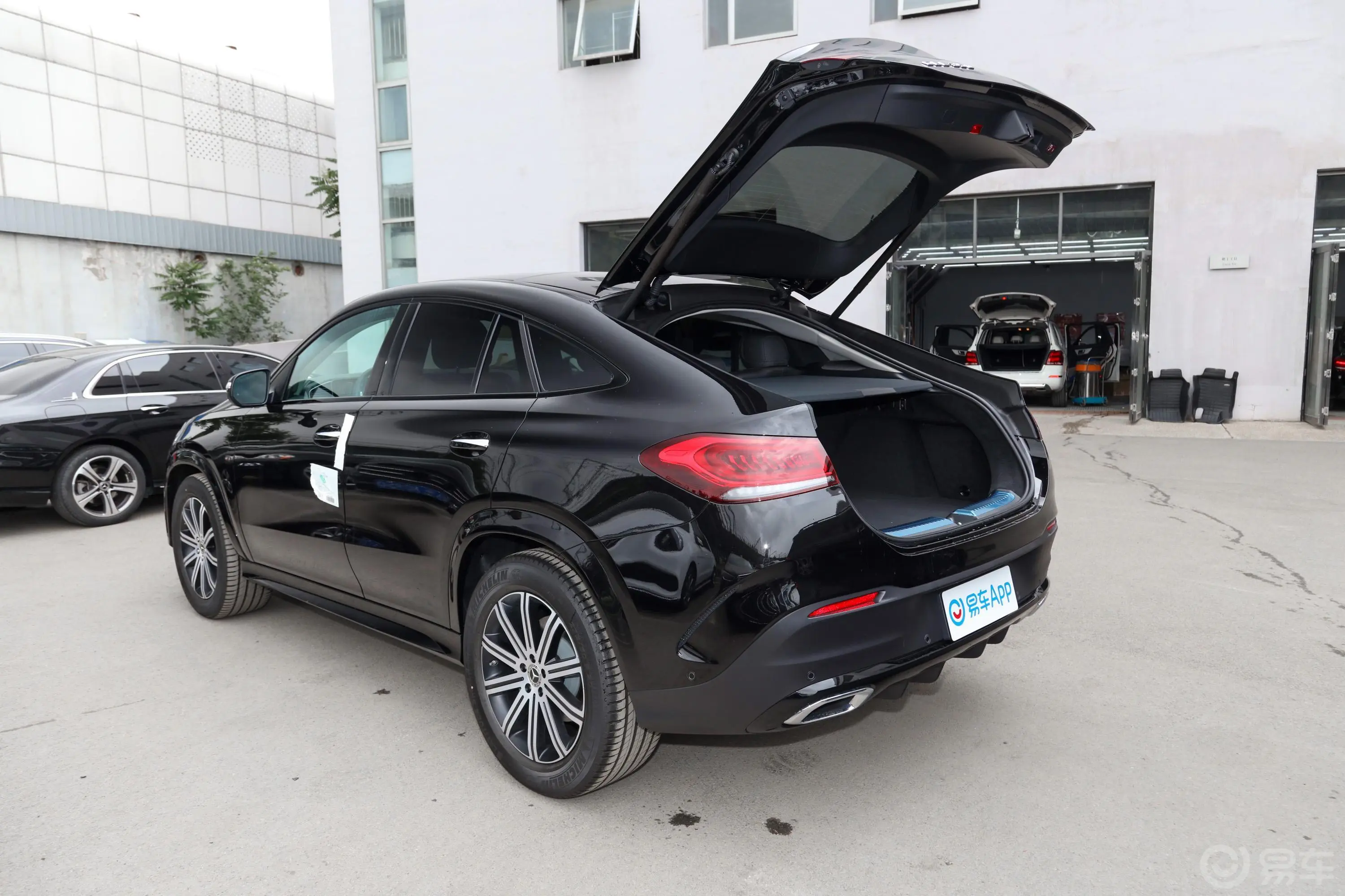 奔驰GLE轿跑GLE 350 4MATIC 轿跑SUV 豪华型空间