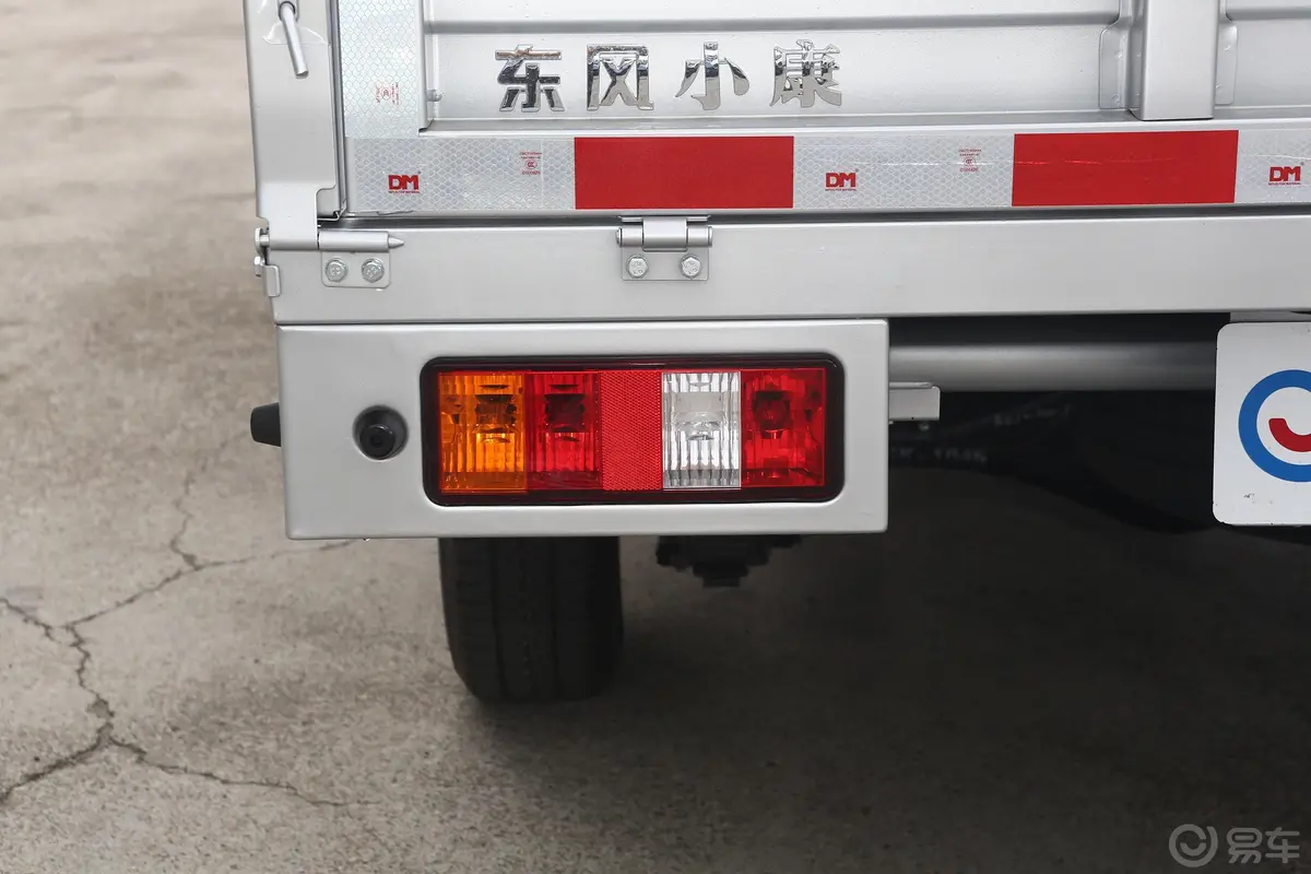 东风小康C711.6L 手动 LV1真牛版外观