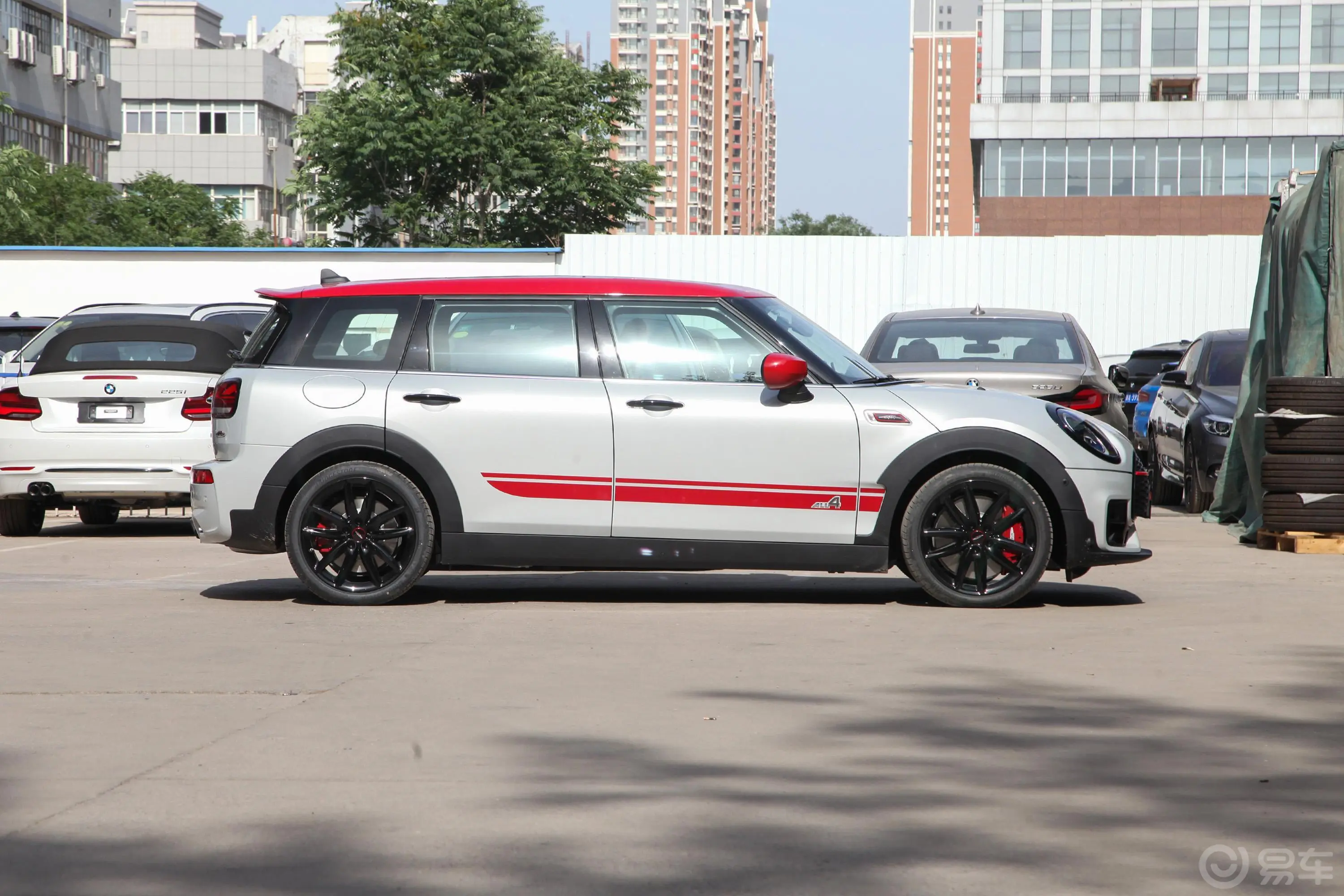 MINI JCW CLUBMAN2.0T JOHN COOPER WORKS ALL-IN正侧车头向右水平