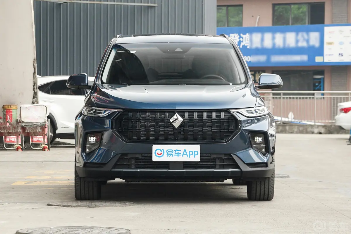 宝骏RS-71.5T CVT 智能旗舰型正前水平