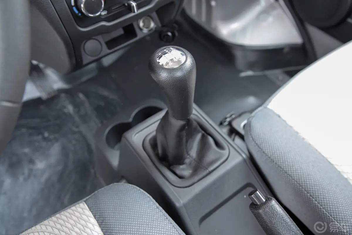 跨越王X1东安1.6L 122马力 2700轴距 单排载货汽车 标准版 国Ⅵ换挡装置