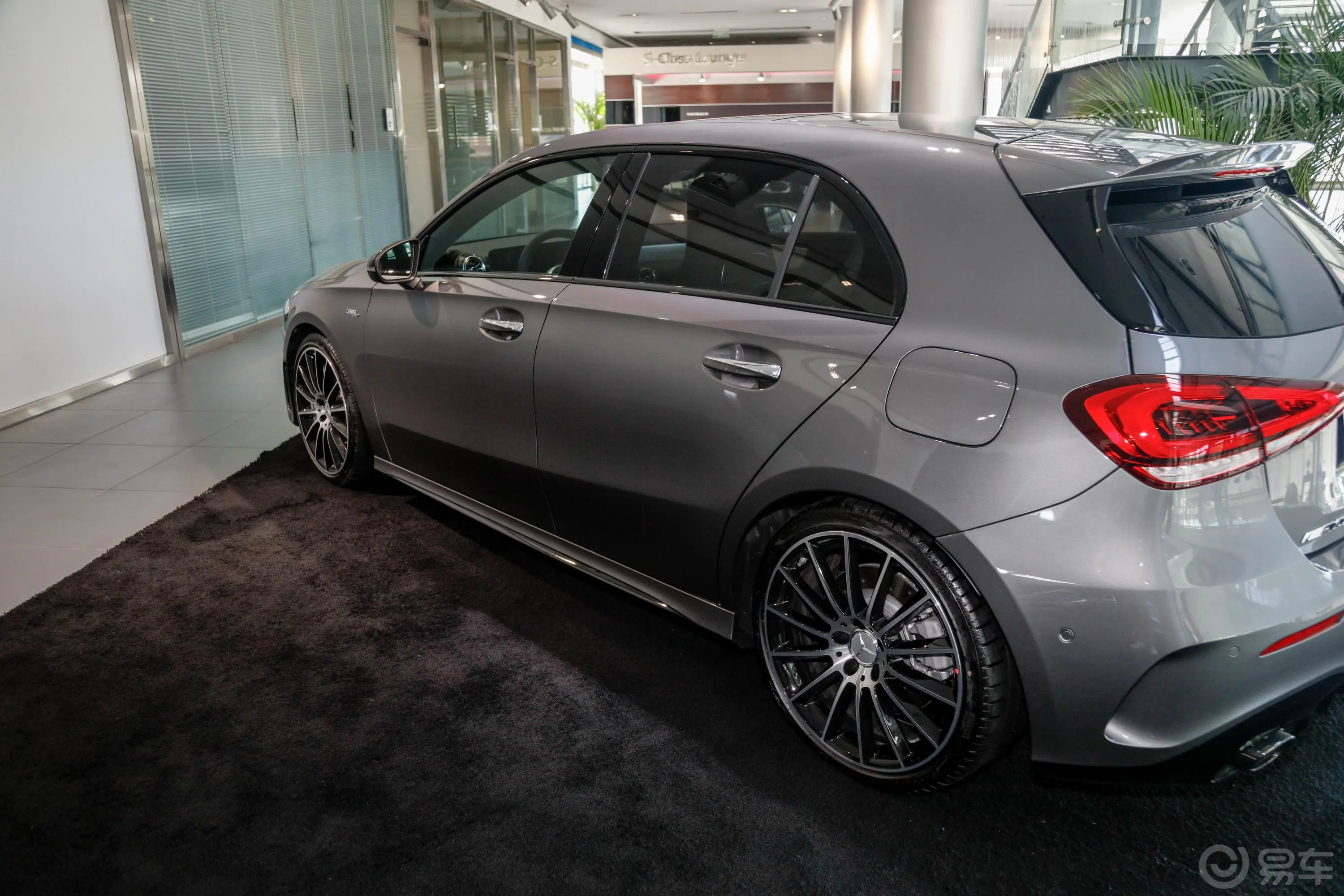 奔驰A级 AMG(进口)AMG A 35 4MATIC 先型特别版外观