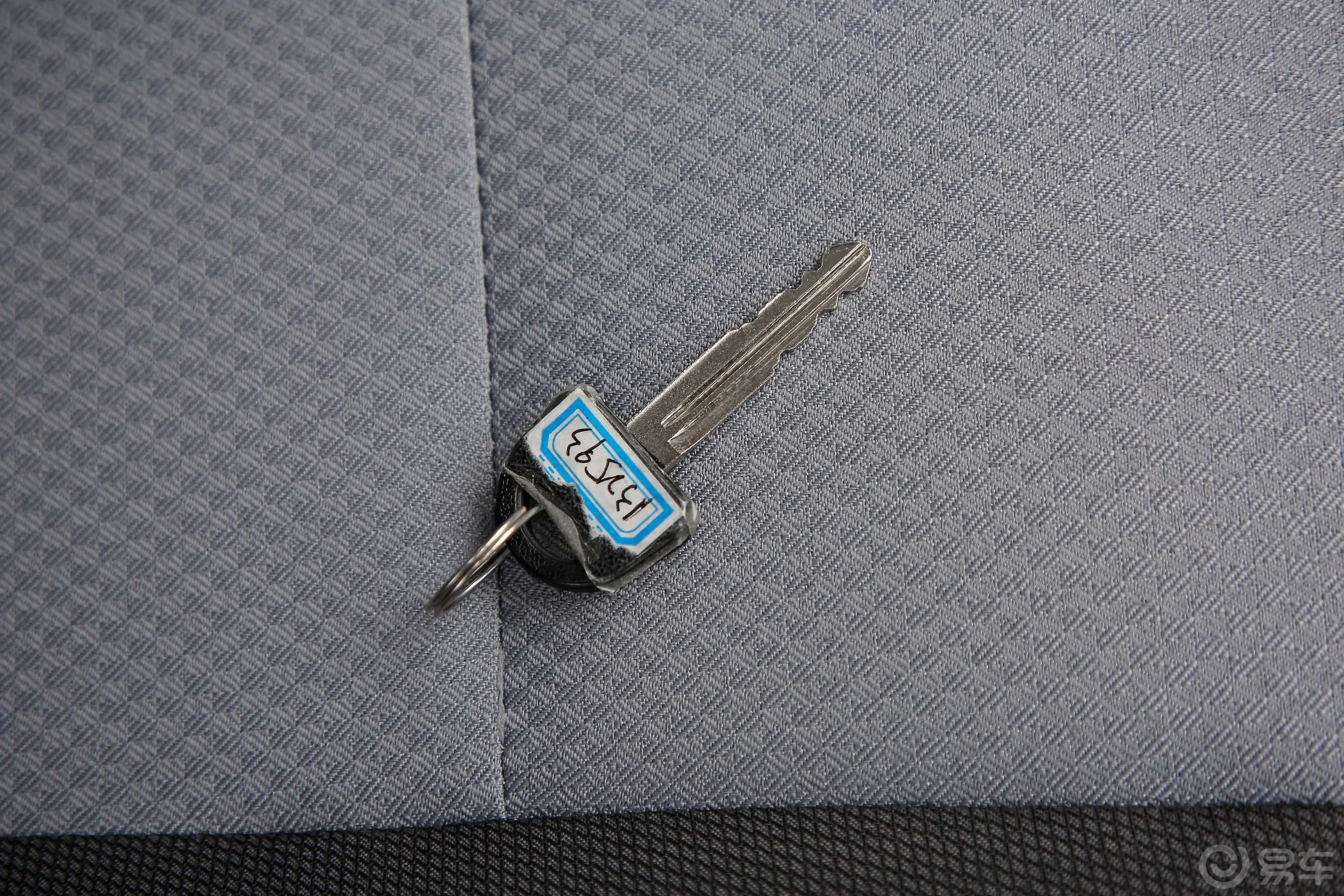 长安星卡L系列L2 1.6L 手动 单排 栏板基本型 国VI钥匙正面