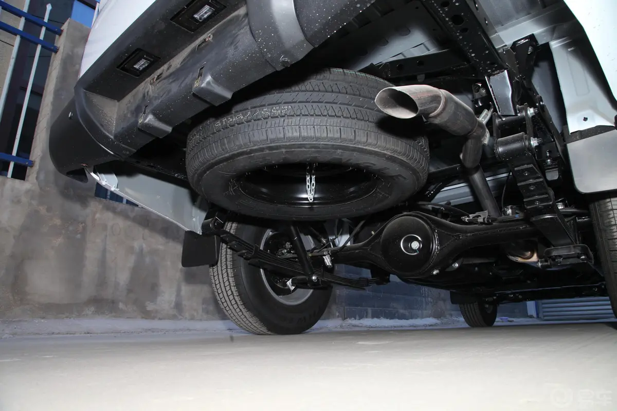 锐骐62.3T 手动两驱标准版 柴油备胎