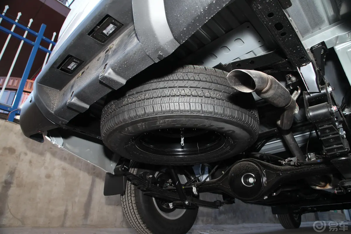 锐骐62.3T 自动两驱豪华版 柴油备胎