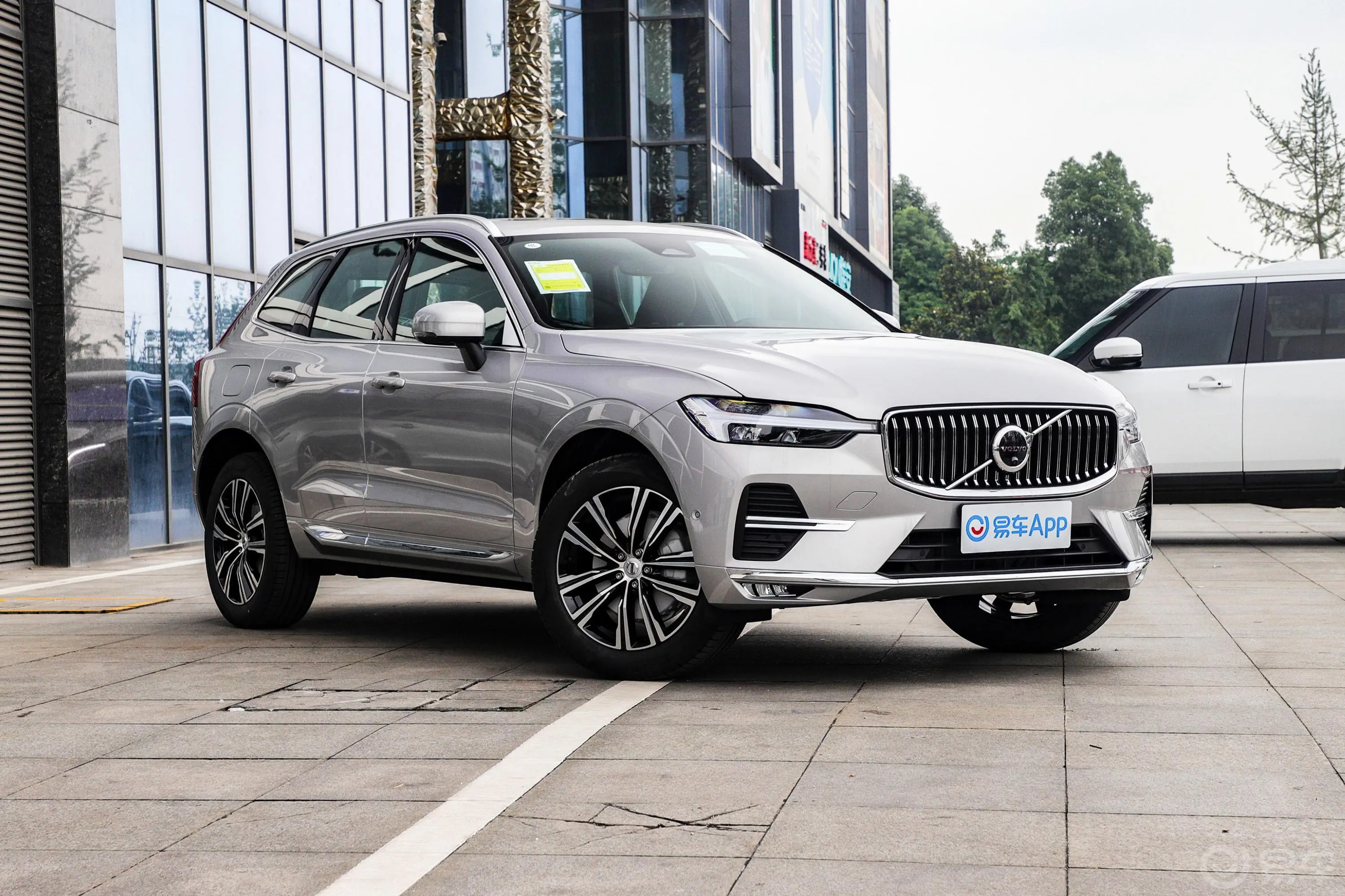 沃尔沃XC60B5 四驱 智雅豪华版车辆信息铭牌