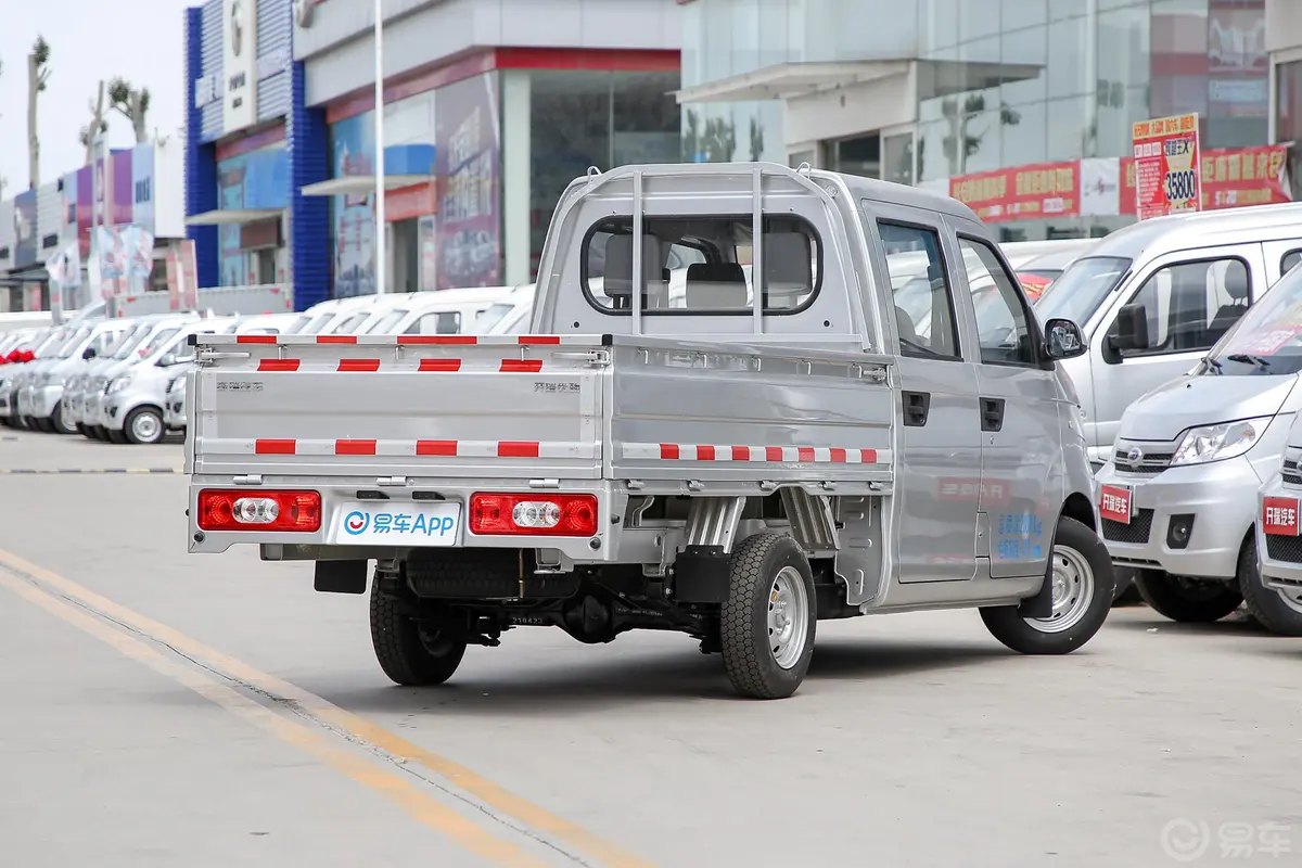 优劲1.3L 双排加长普货 实用型LJ469Q-AEB侧后45度车头向右水平