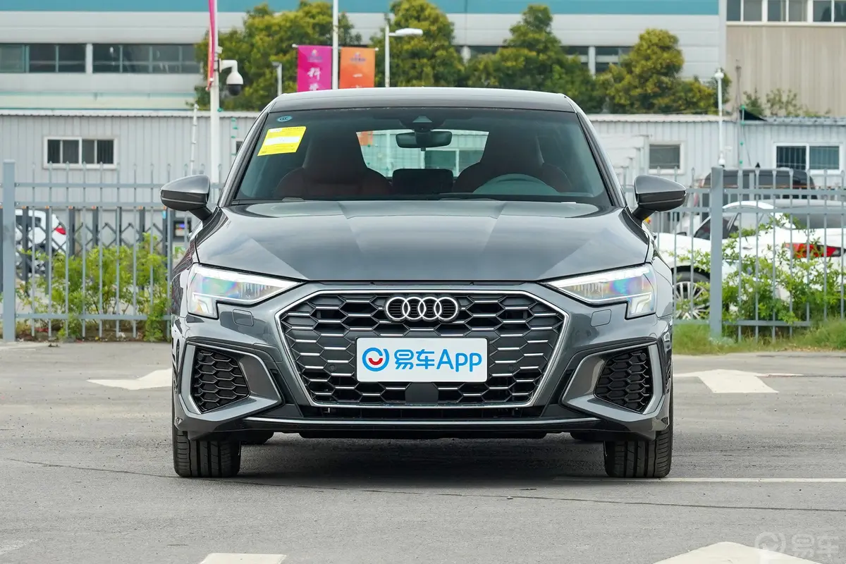 奥迪A3Sportback 35 TFSI 进享人生版正前水平