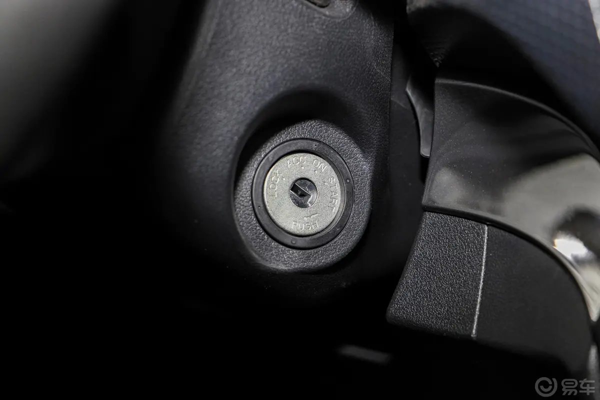 风骏52.4L 手动 小双 两驱 进取型 汽油钥匙孔或一键启动按键