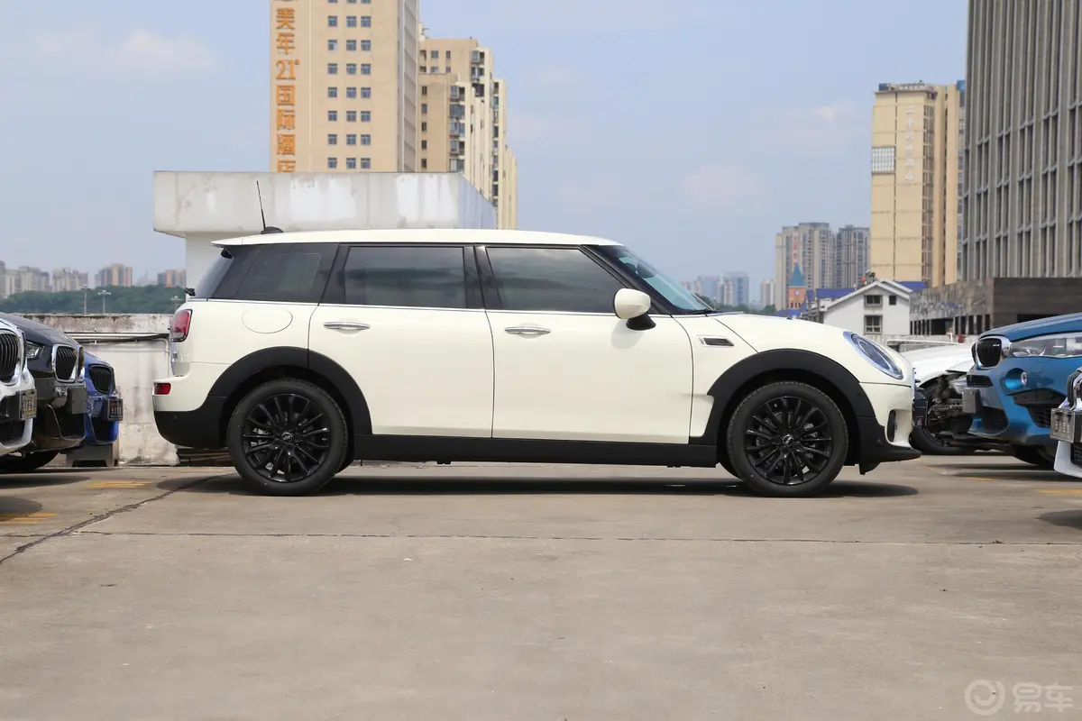 MINI CLUBMAN1.5T ONE正侧车头向右水平