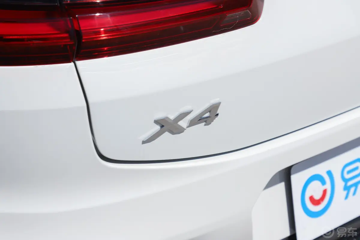 宝马X4改款 xDrive 25i M运动曜夜套装外观