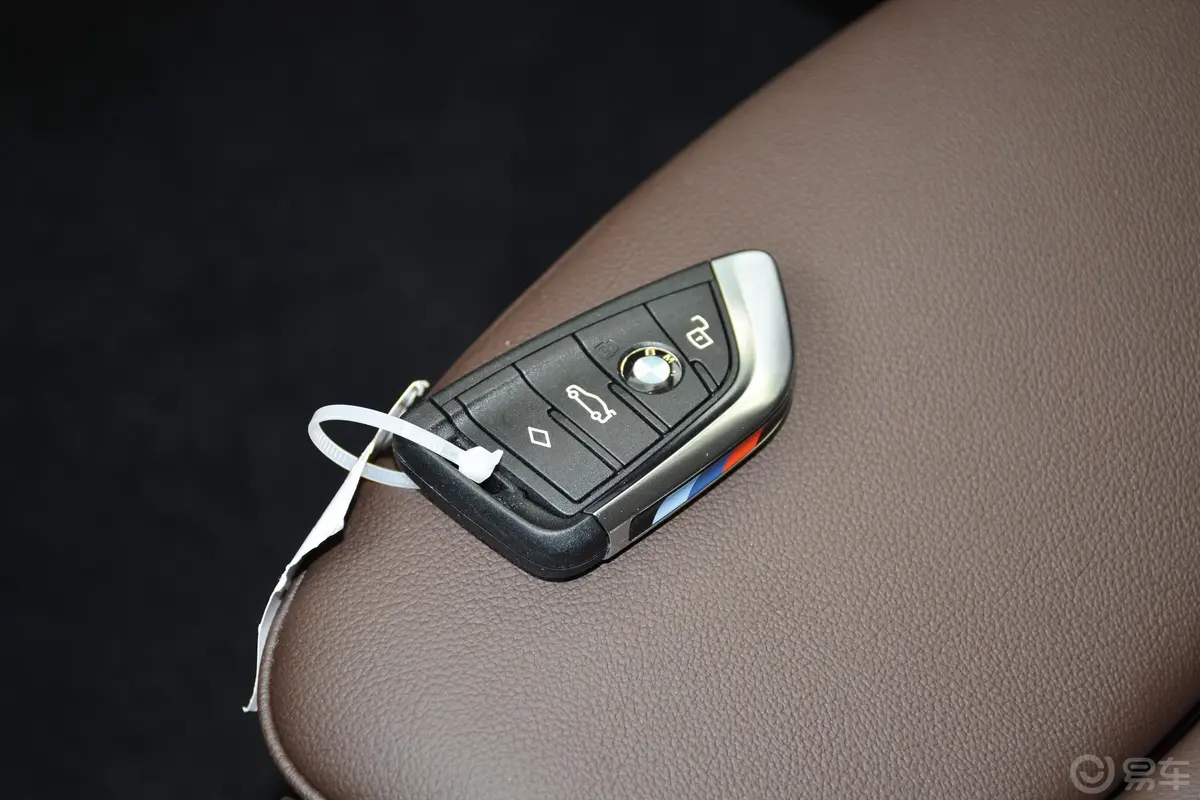 宝马X4改款 xDrive25i M运动套装钥匙正面