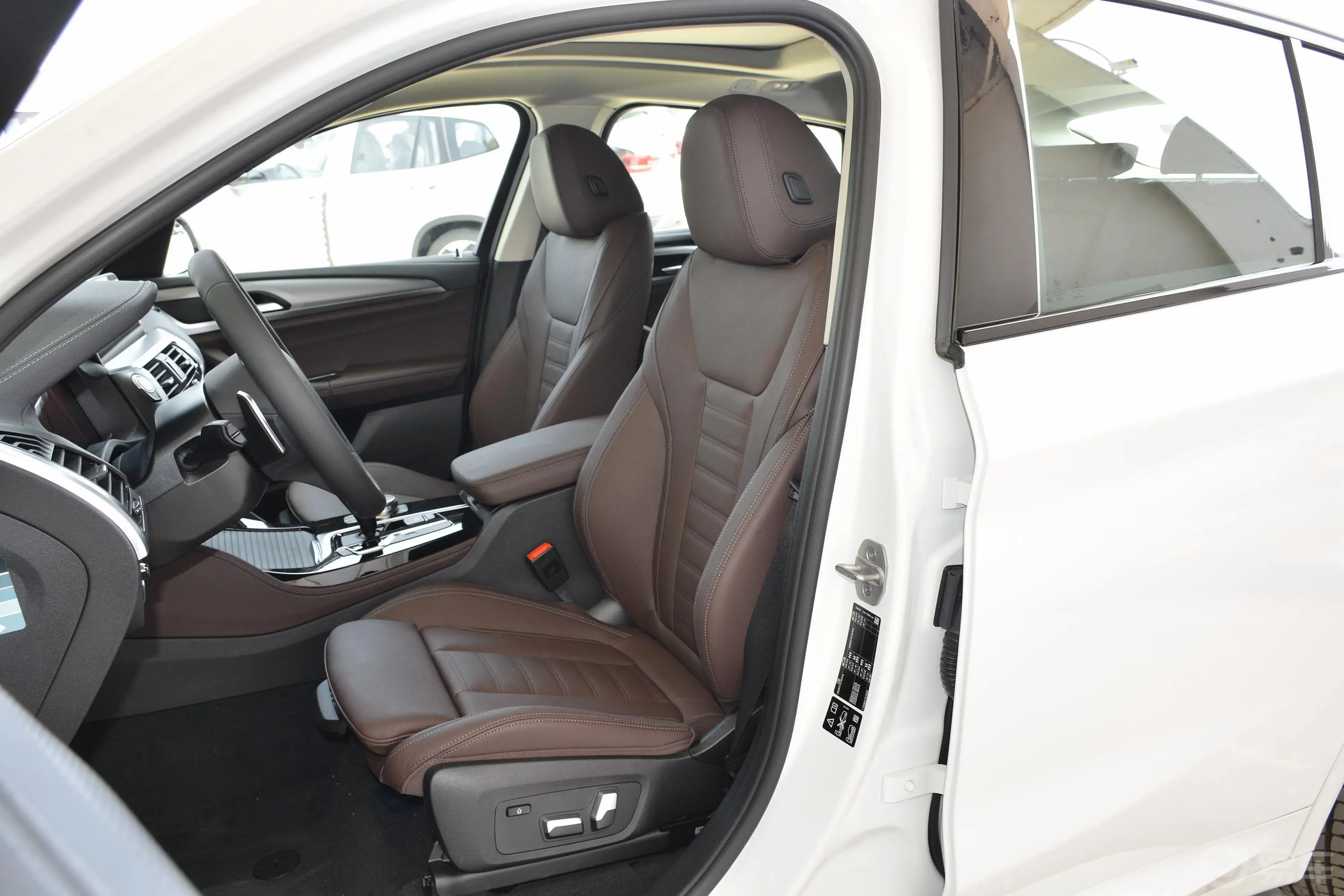 宝马X4改款 xDrive25i M运动套装驾驶员座椅