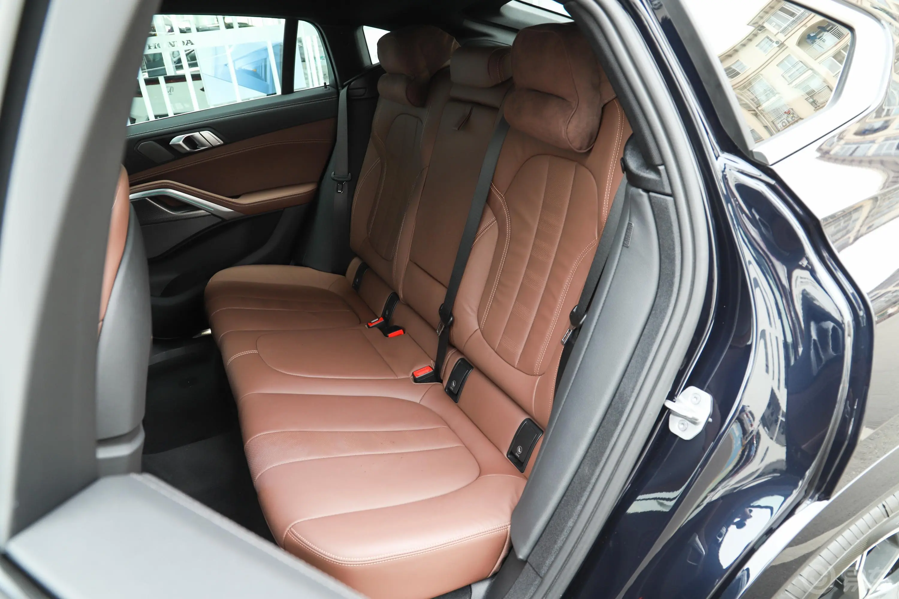 宝马X6改款 xDrive40i 尊享型 M运动套装后排座椅